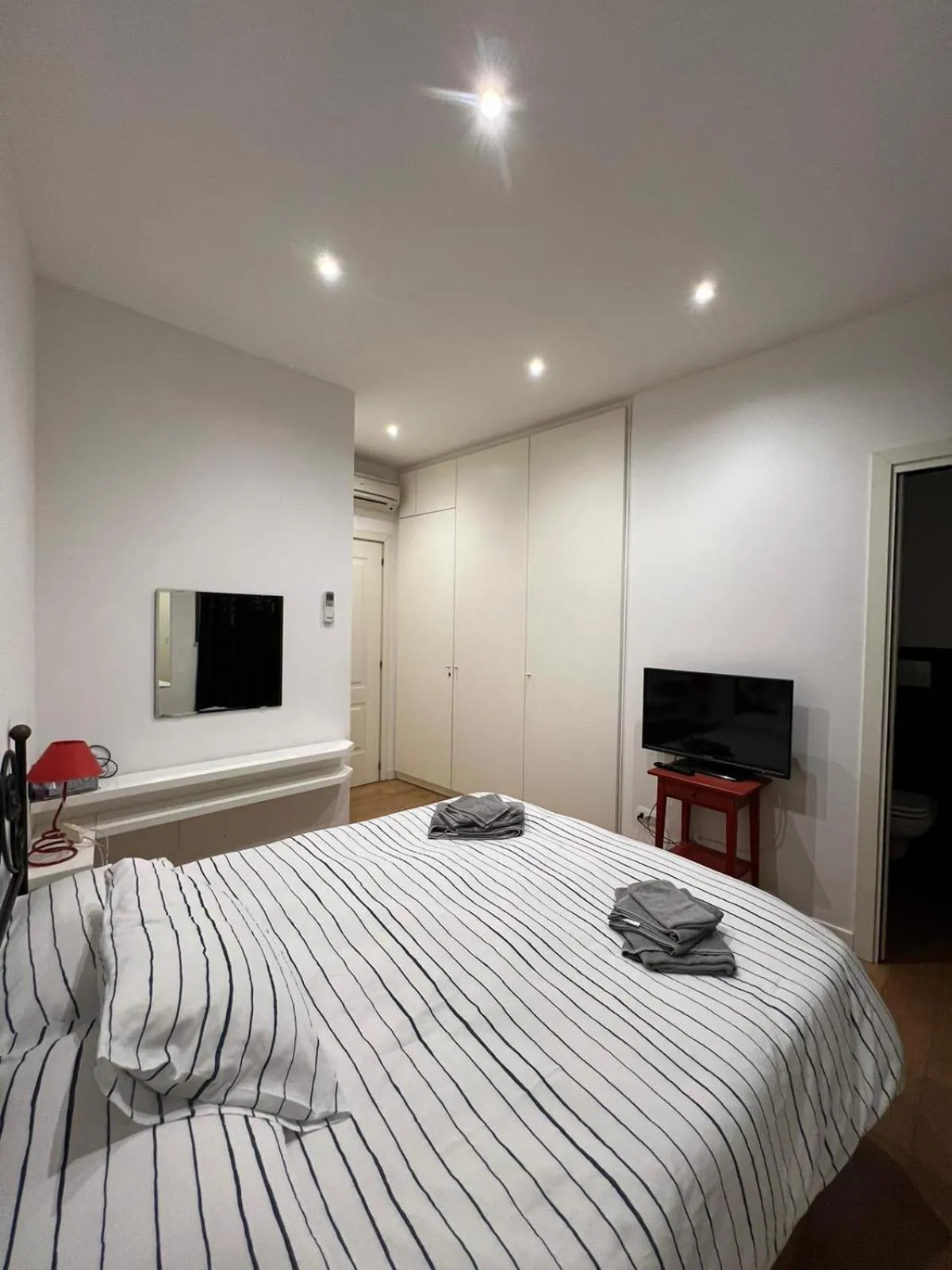 Bedroom, Bed in Miramare