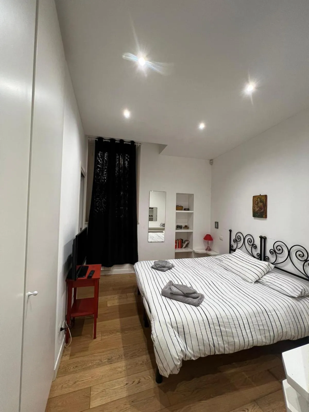 Bedroom, Bed in Miramare