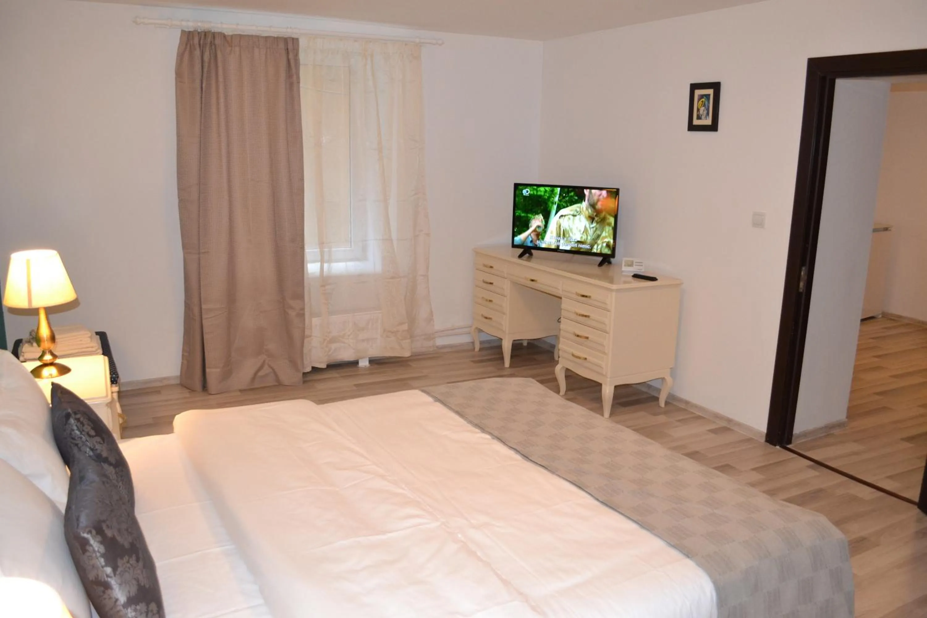 Photo of the whole room, Bed in Casa Krone - Piața Sfatului