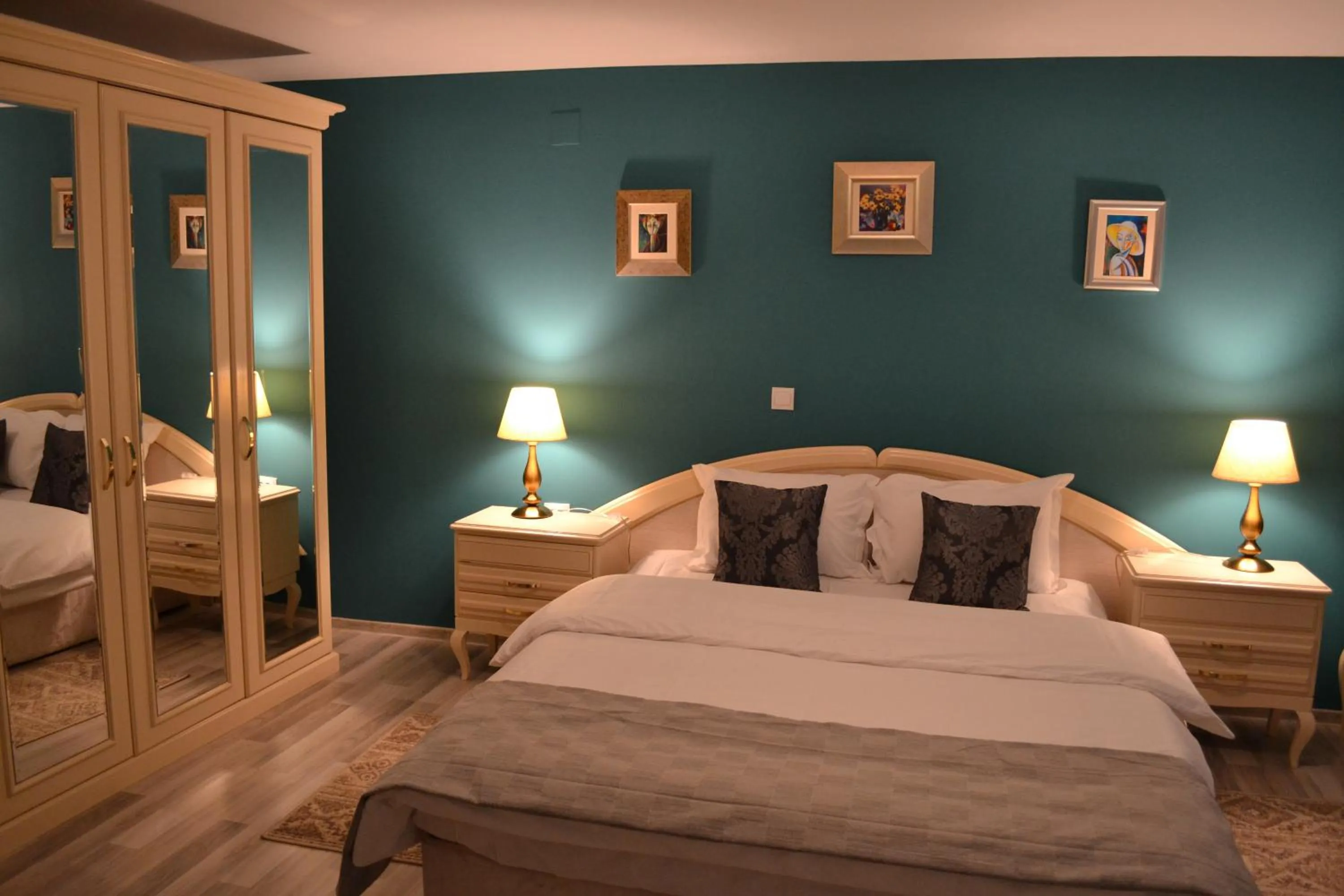 Photo of the whole room, Bed in Casa Krone - Piața Sfatului