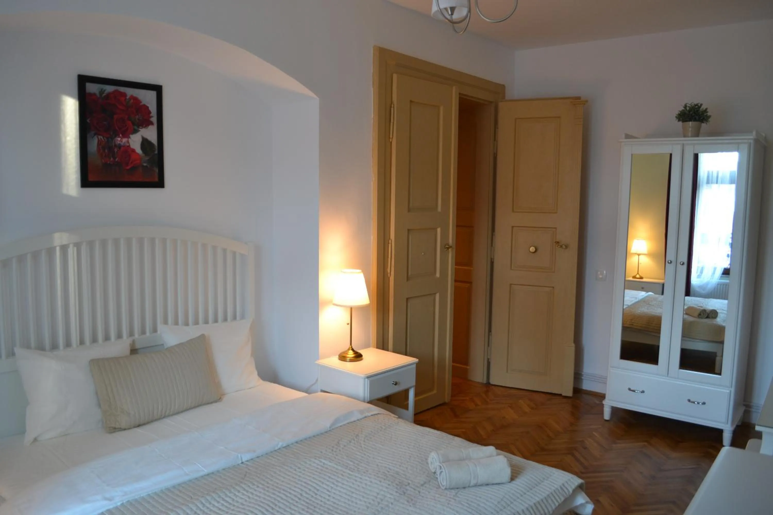 Photo of the whole room, Bed in Casa Krone - Piața Sfatului