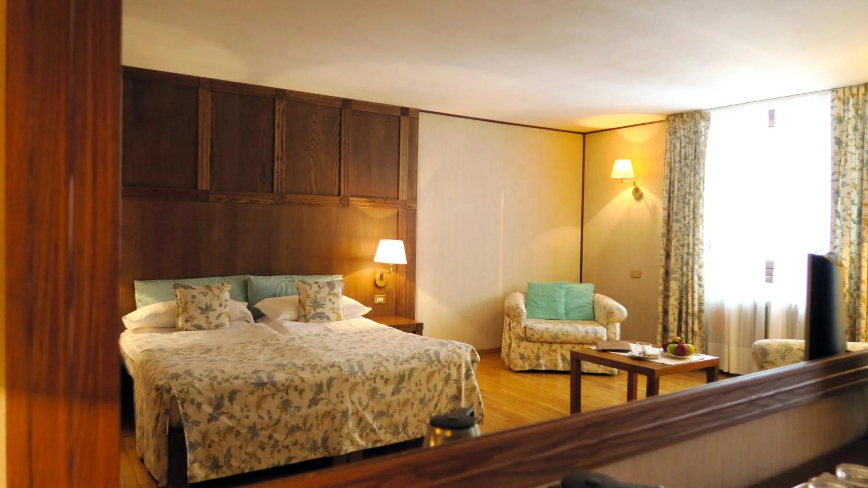 Photo of the whole room, Bed in Savoia Palace Hotel