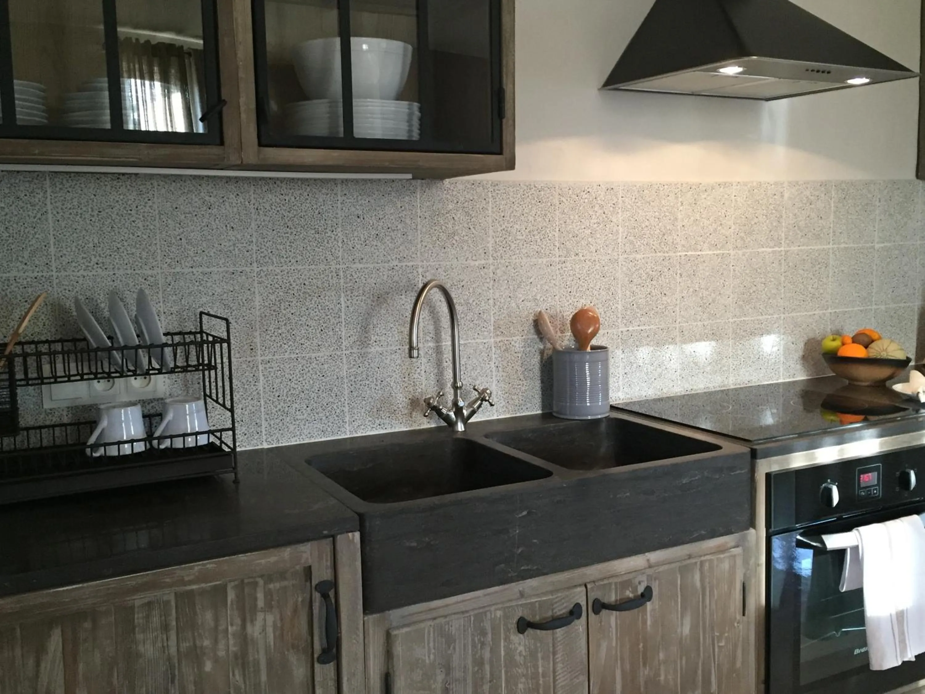 Kitchen or kitchenette in Domaine Les Martins - Gordes