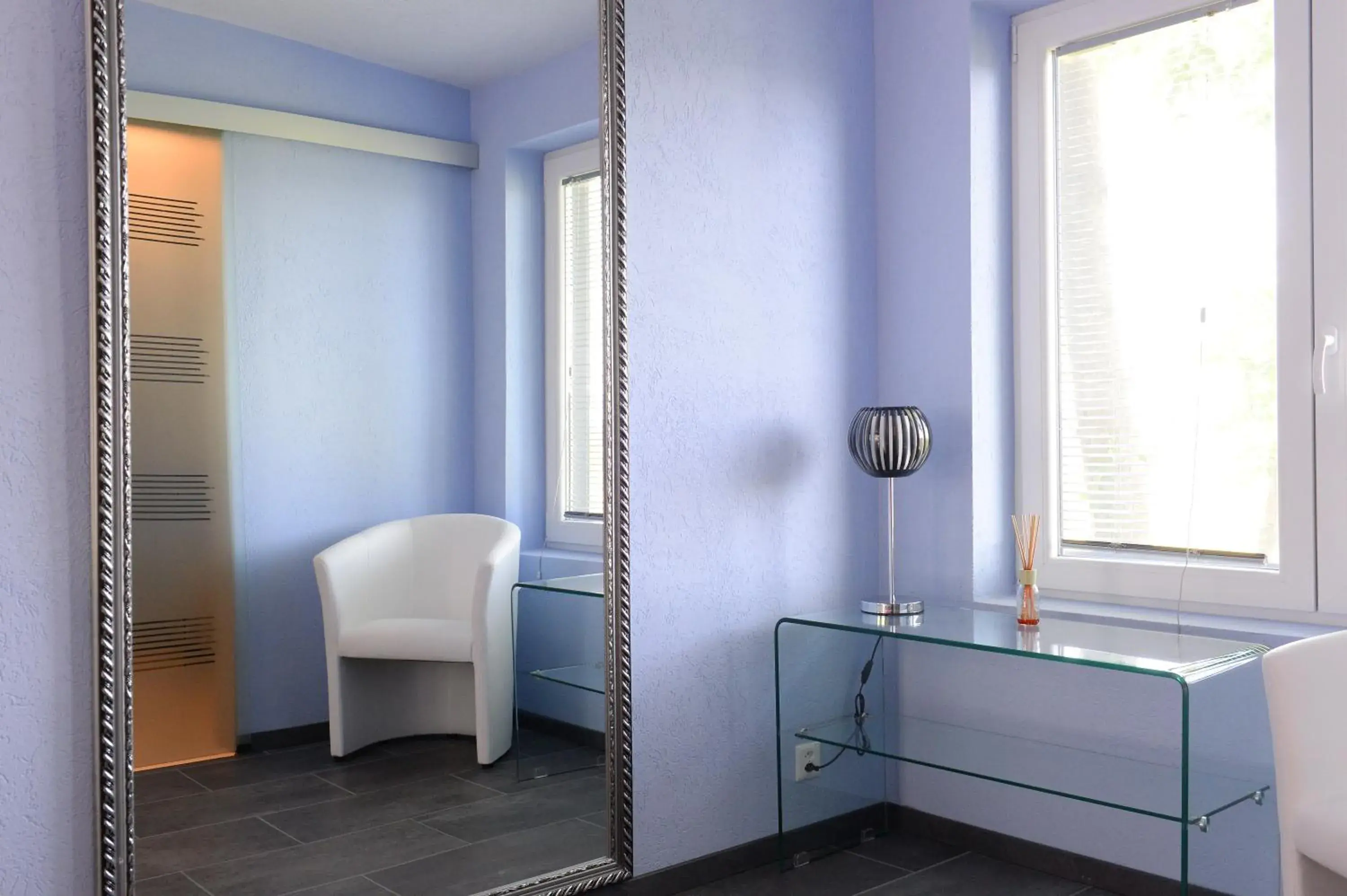 Deluxe Double Room with Shower - single occupancy in Hotel Belp Bern Airport Free Parking Deluxe Double Room with Shower - single occupancy in Hotel Belp Bern Airport Free Parking