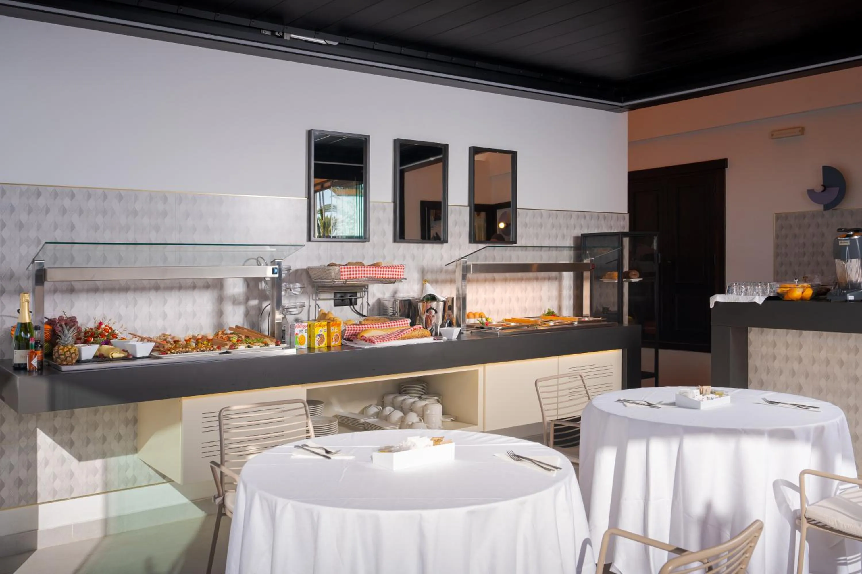 Seating area in Fahana Men Only