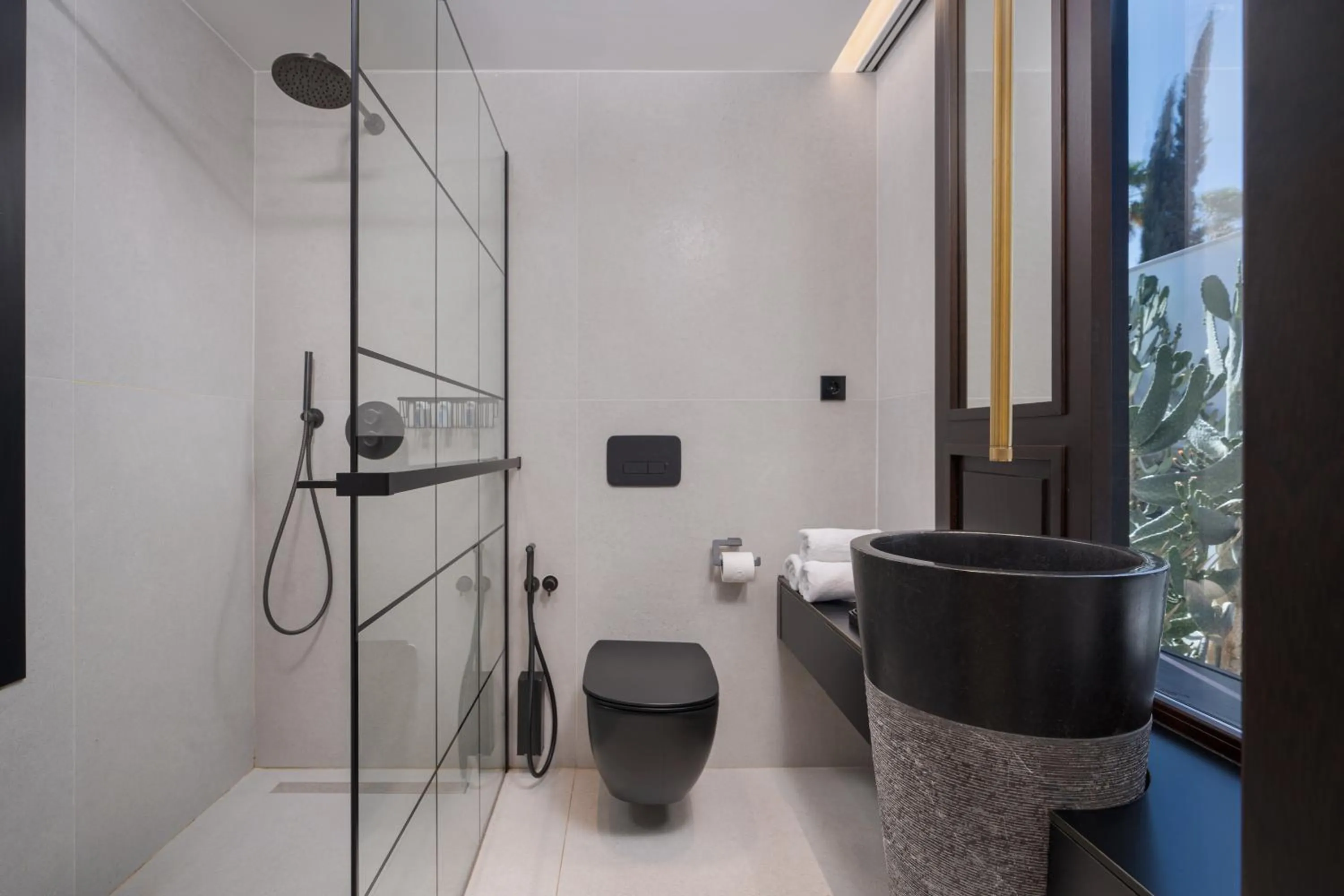 Shower in Fahana Men Only