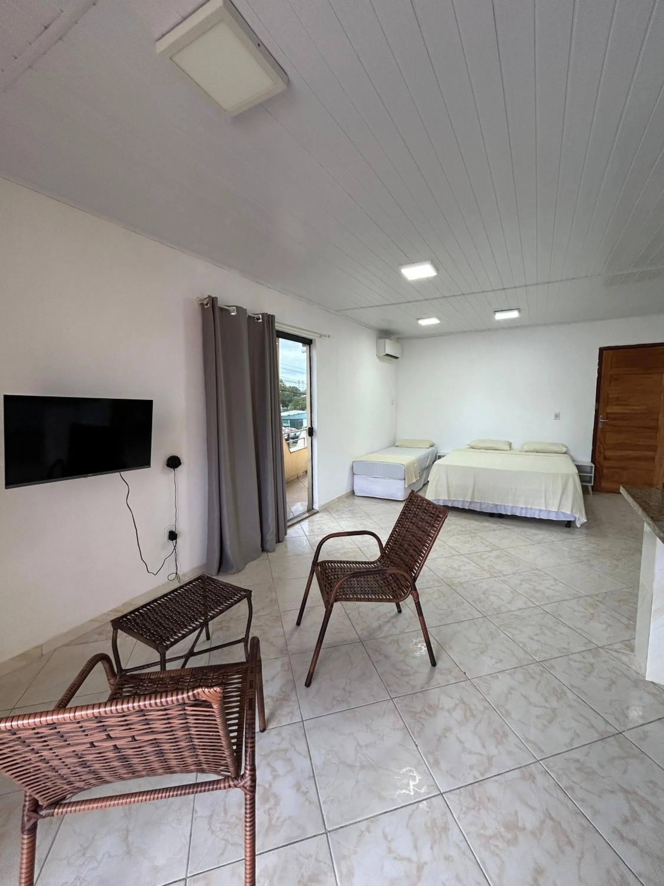 Triple Room with Balcony in Pousada Luar