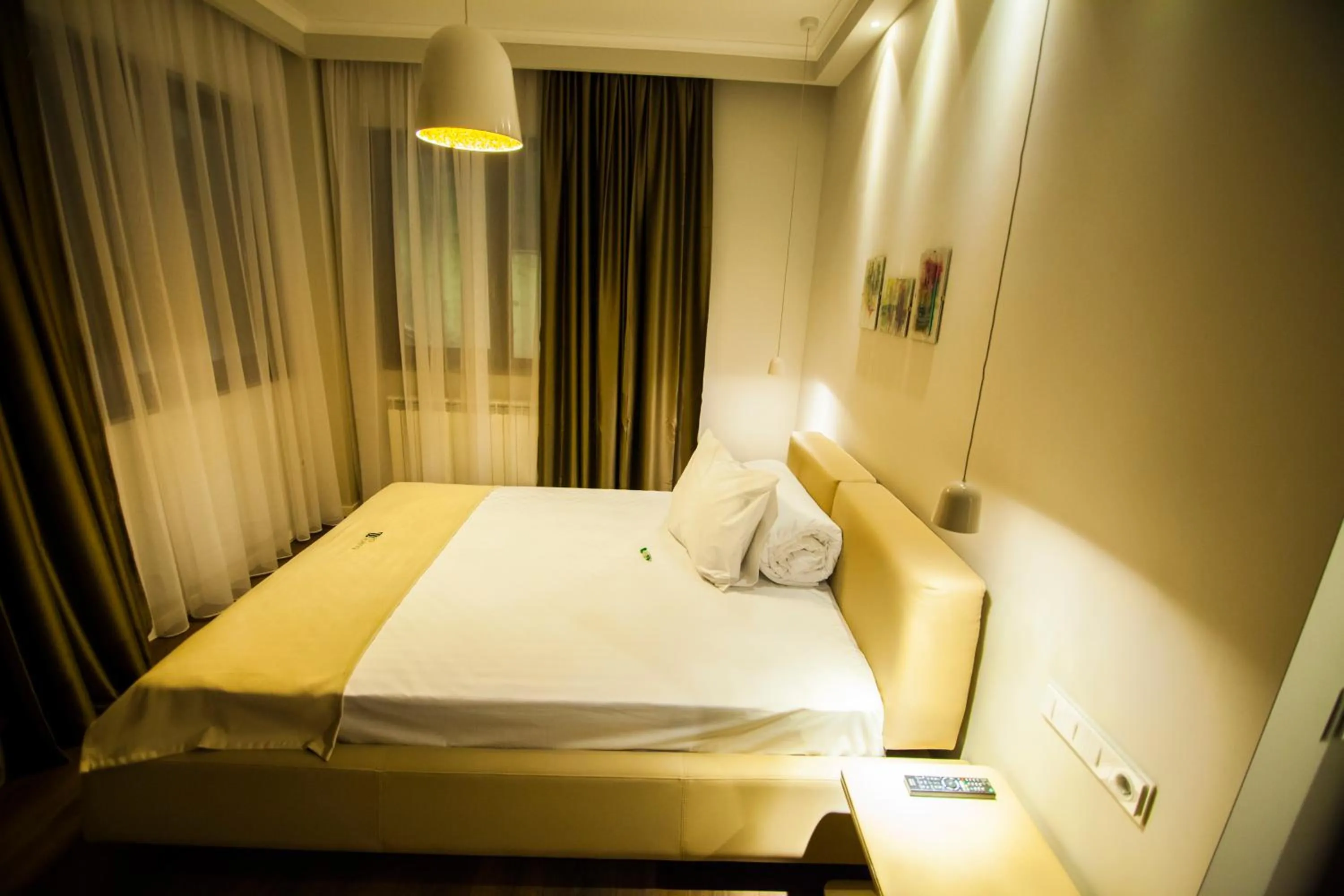 Photo of the whole room, Bed in Cluj Business Class