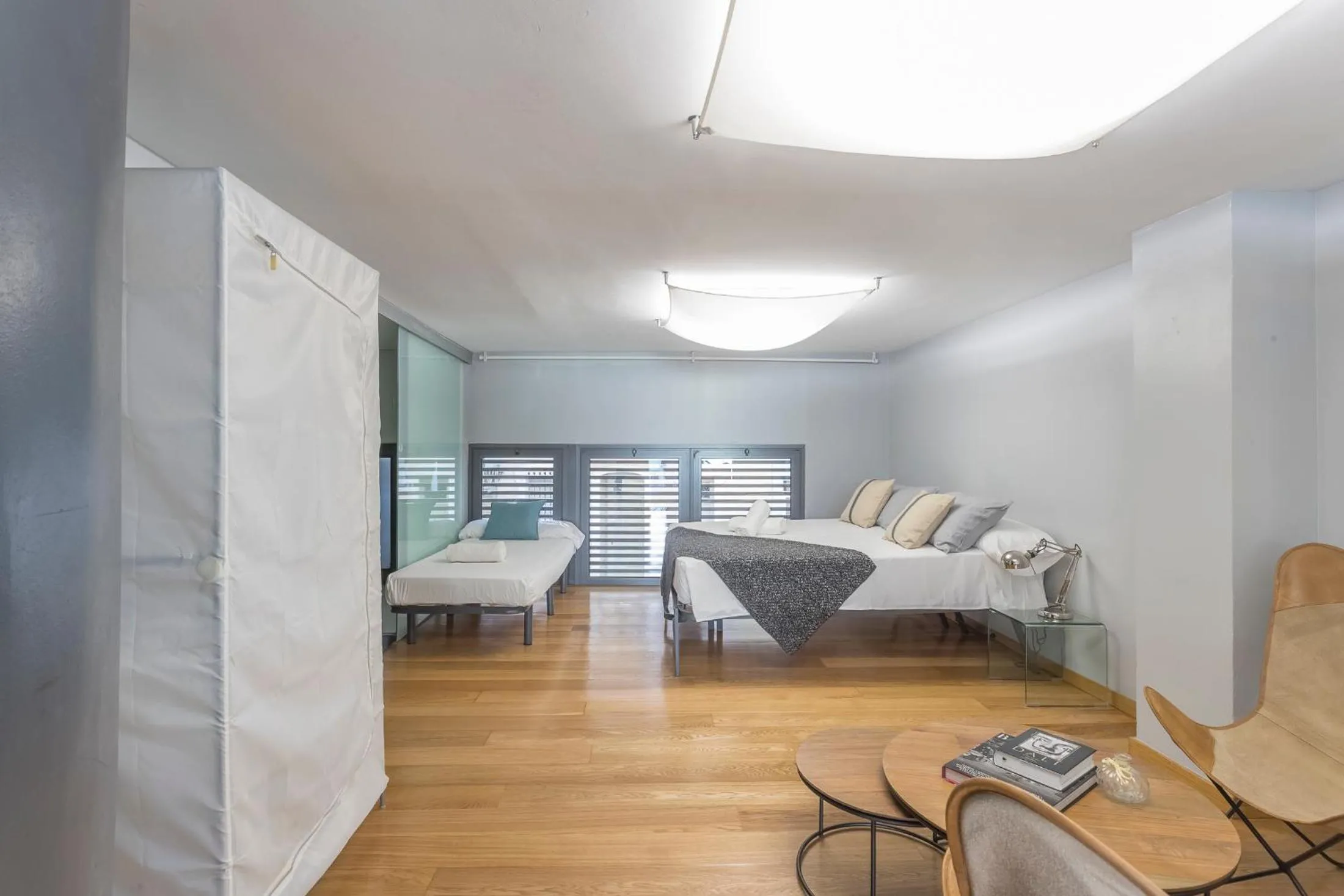 Bedroom in Apartment Barcelona Rentals - Gracia Pool Apartments Center