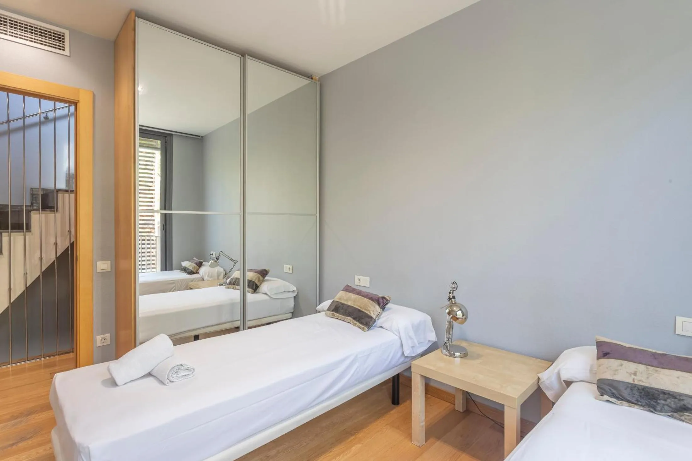 Bedroom in Apartment Barcelona Rentals - Gracia Pool Apartments Center