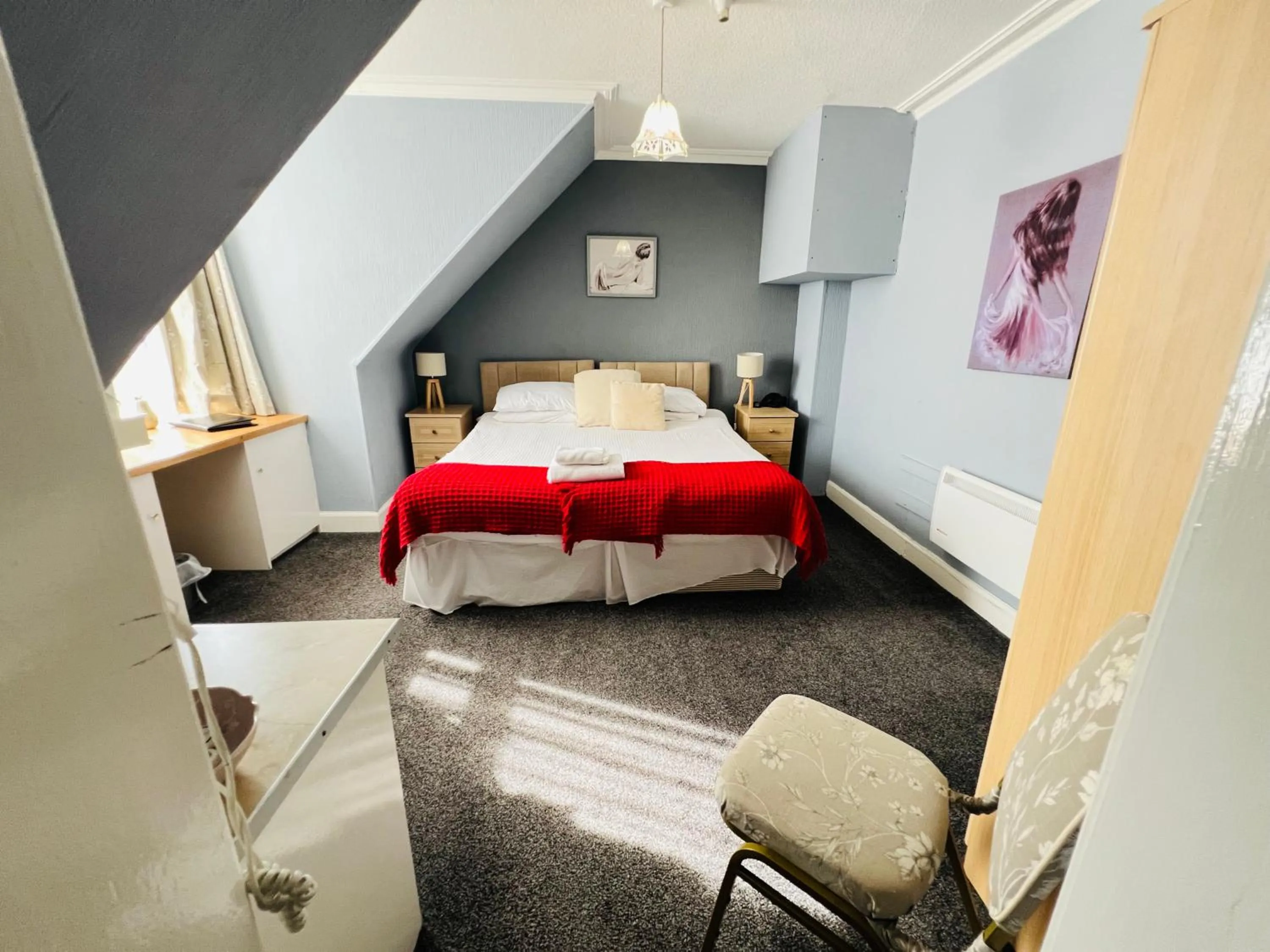 Bed in The George Hotel