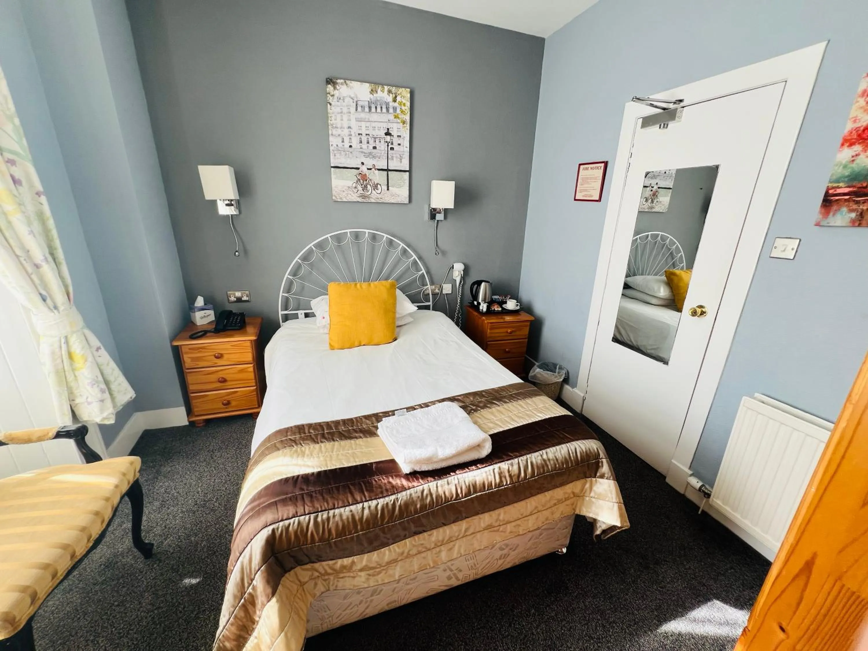 Bed in The George Hotel