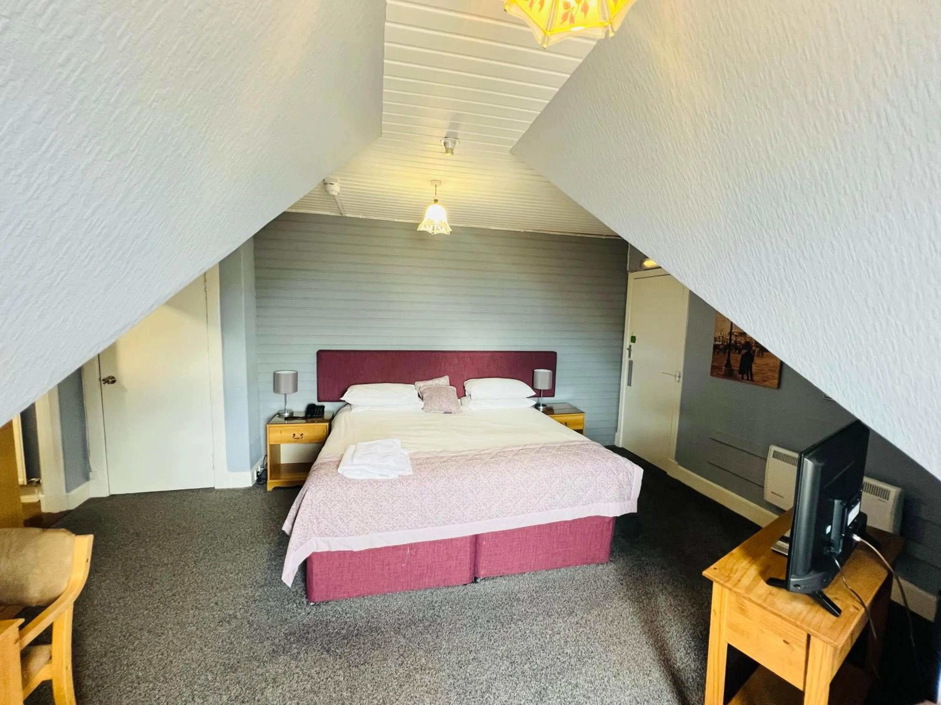 Bed in The George Hotel