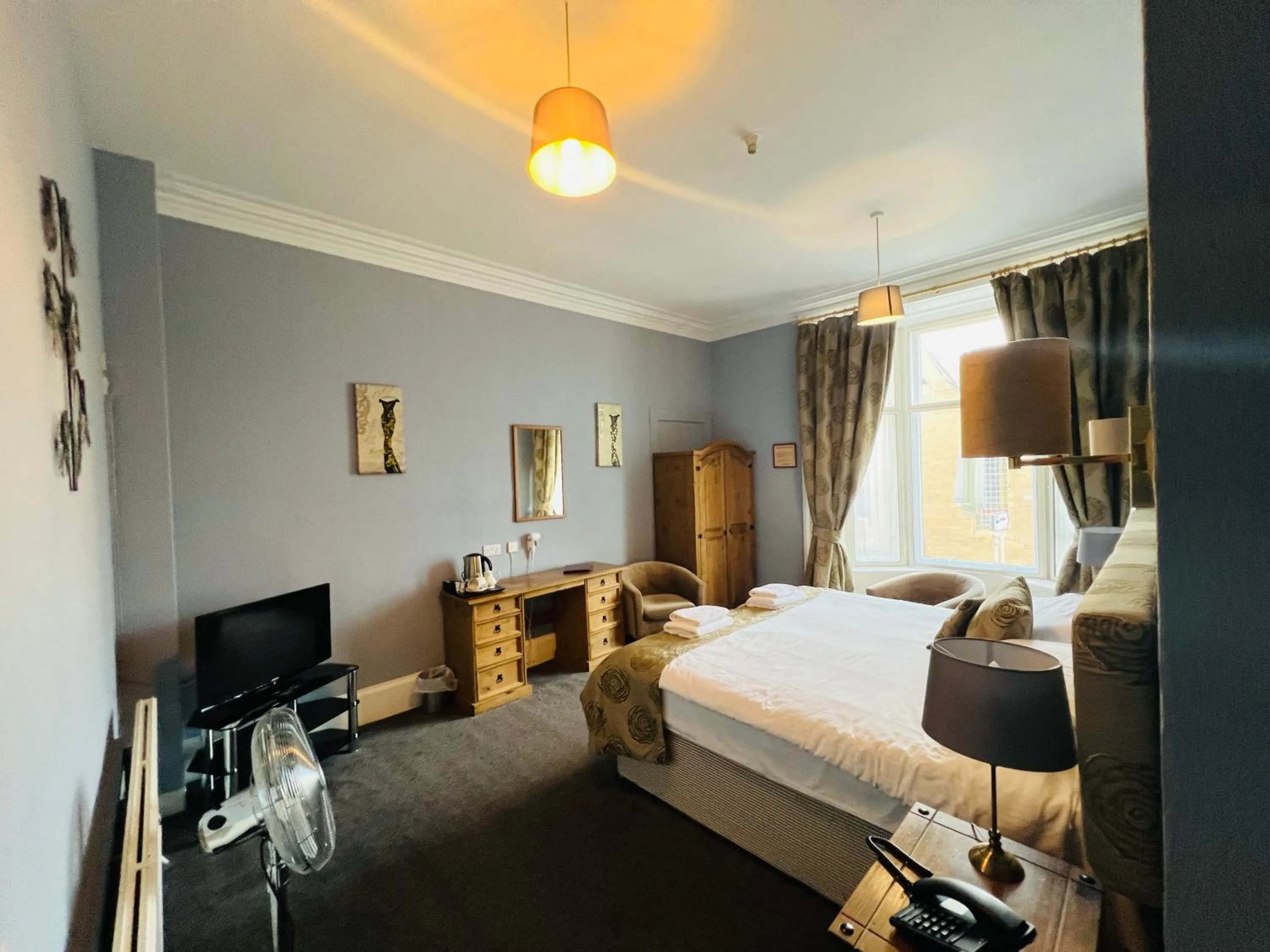 Bedroom, Bed in The George Hotel