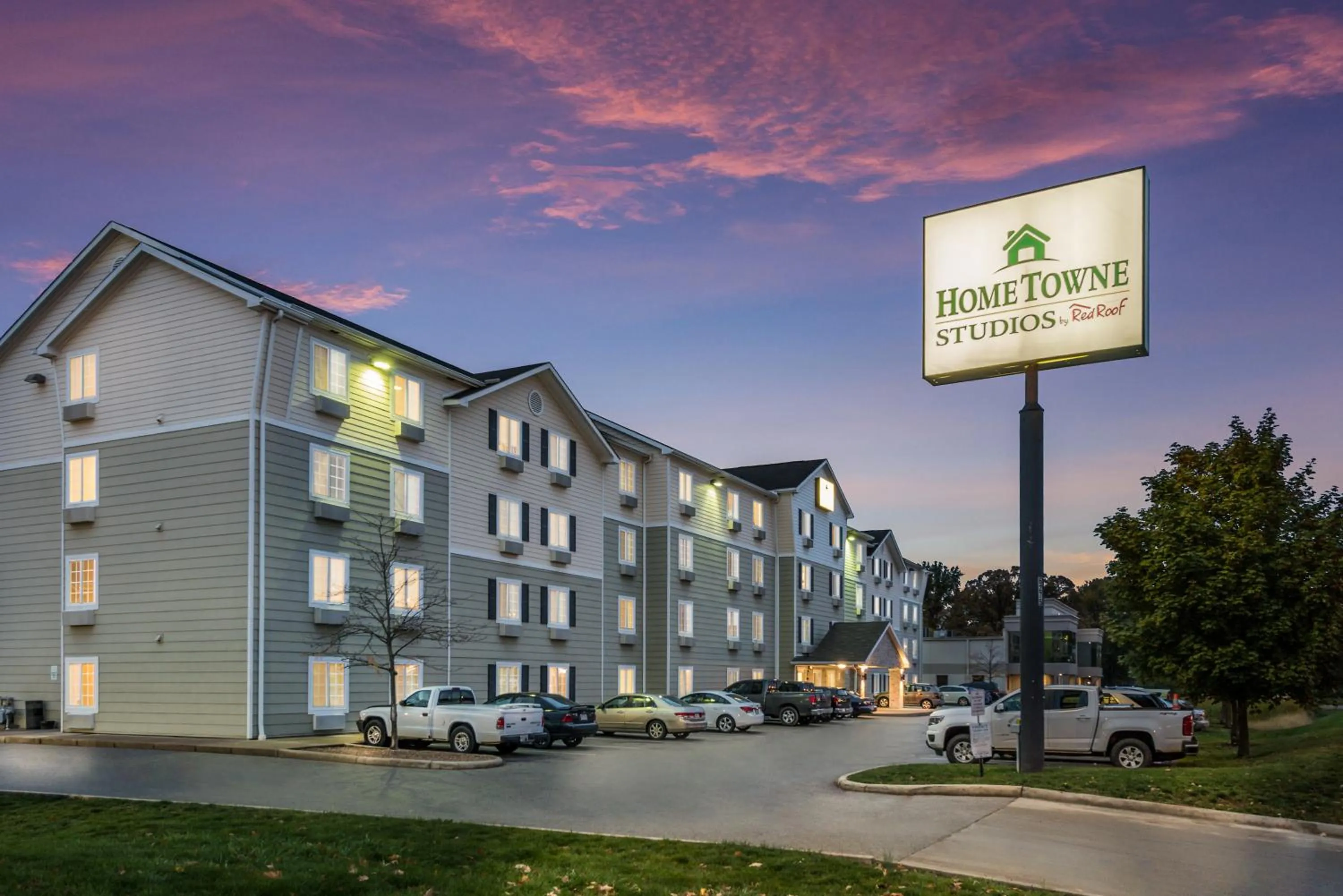 Property building in HomeTowne Studios by Red Roof Columbus