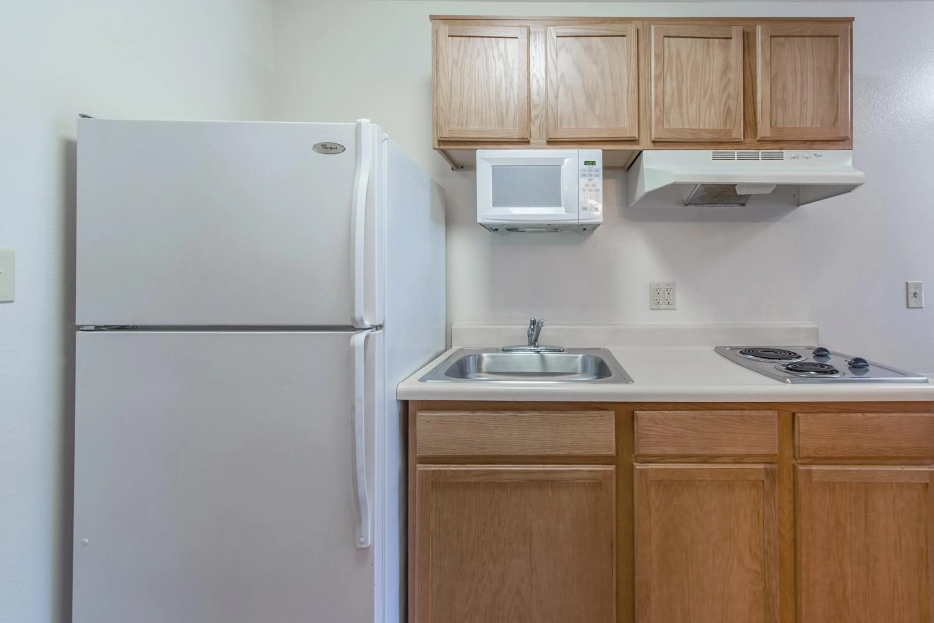 Photo of the whole room in HomeTowne Studios by Red Roof Columbus