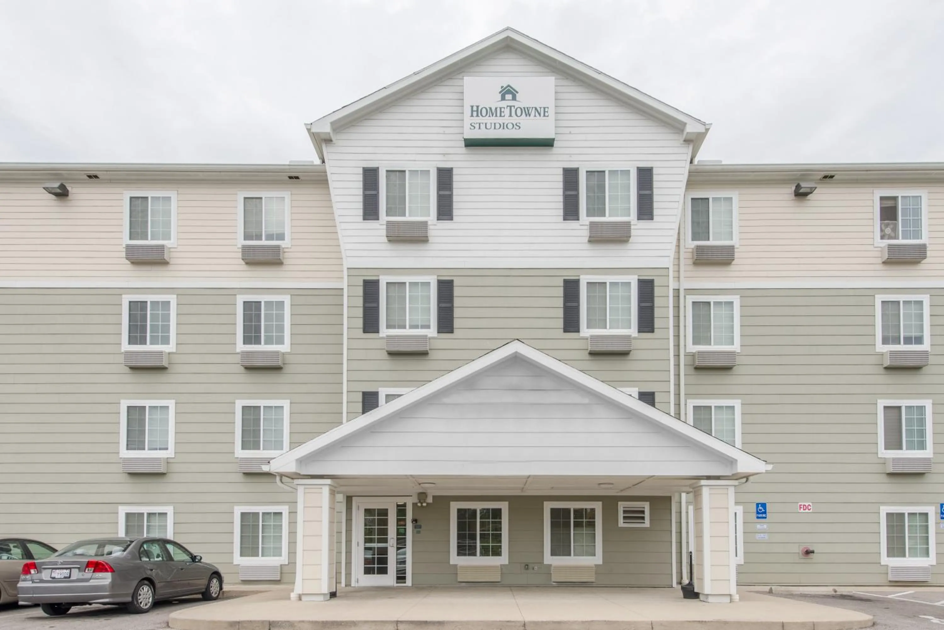 Property building in HomeTowne Studios by Red Roof Columbus
