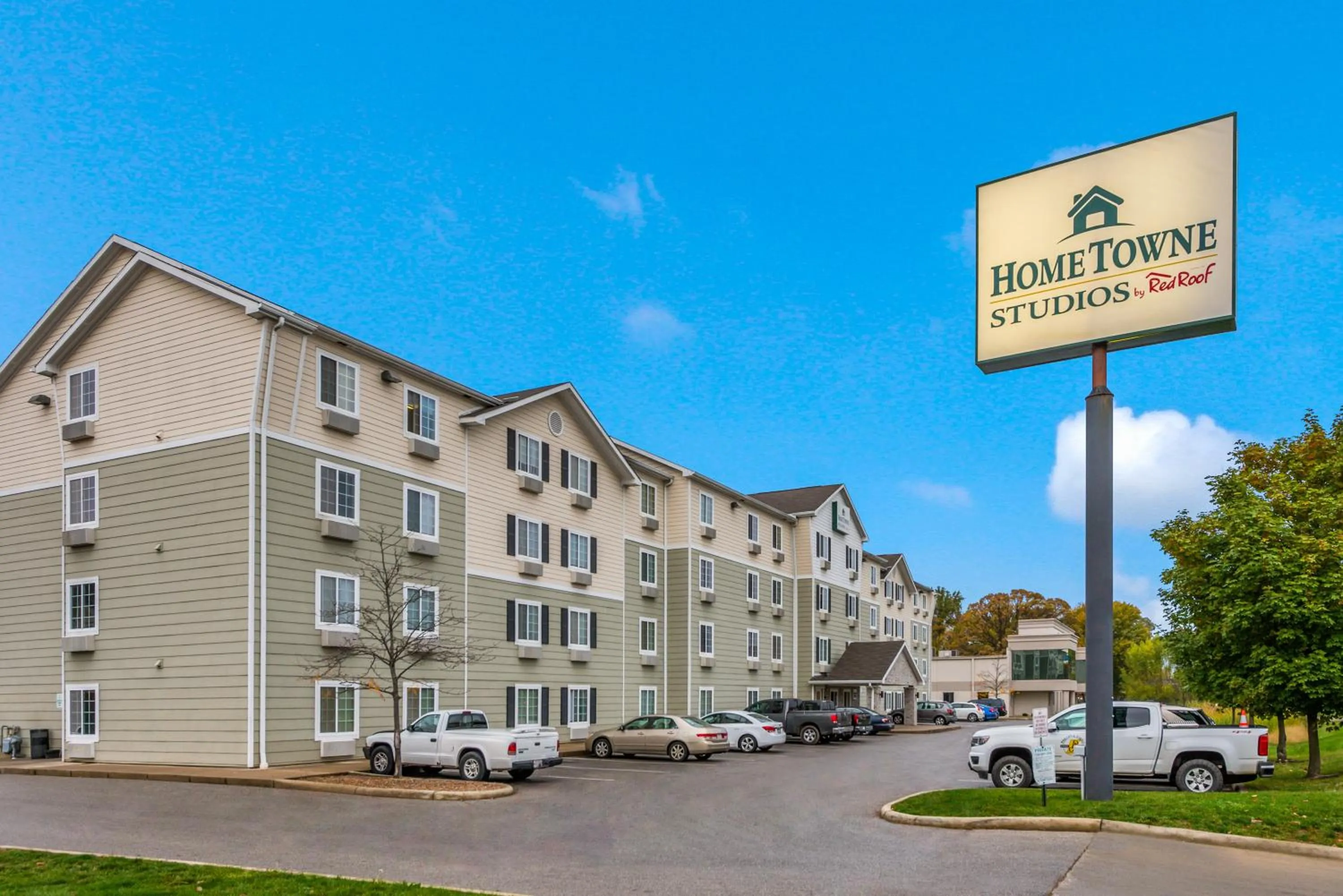 Property building in HomeTowne Studios by Red Roof Columbus