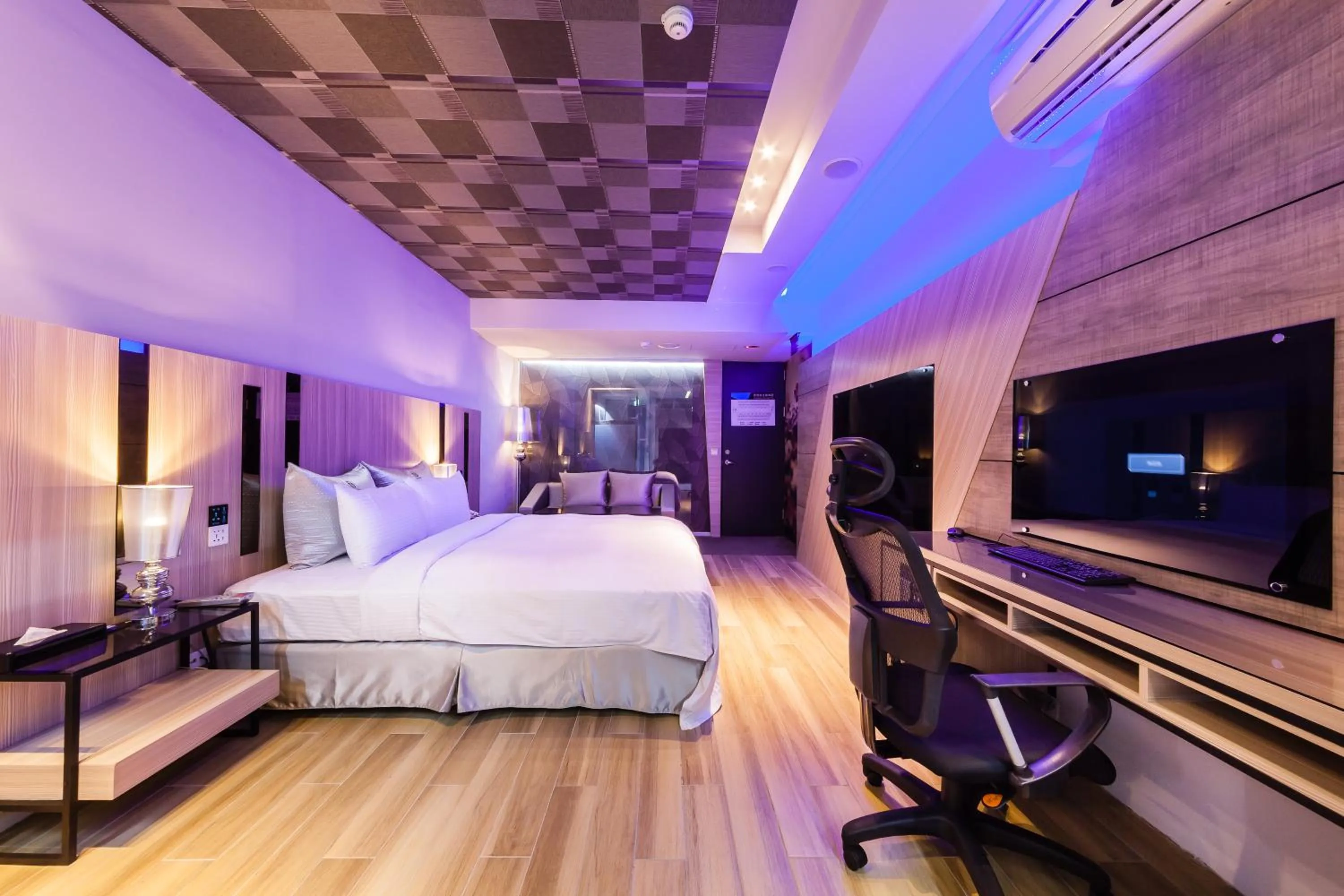 bunk bed, Bed in TY Motel