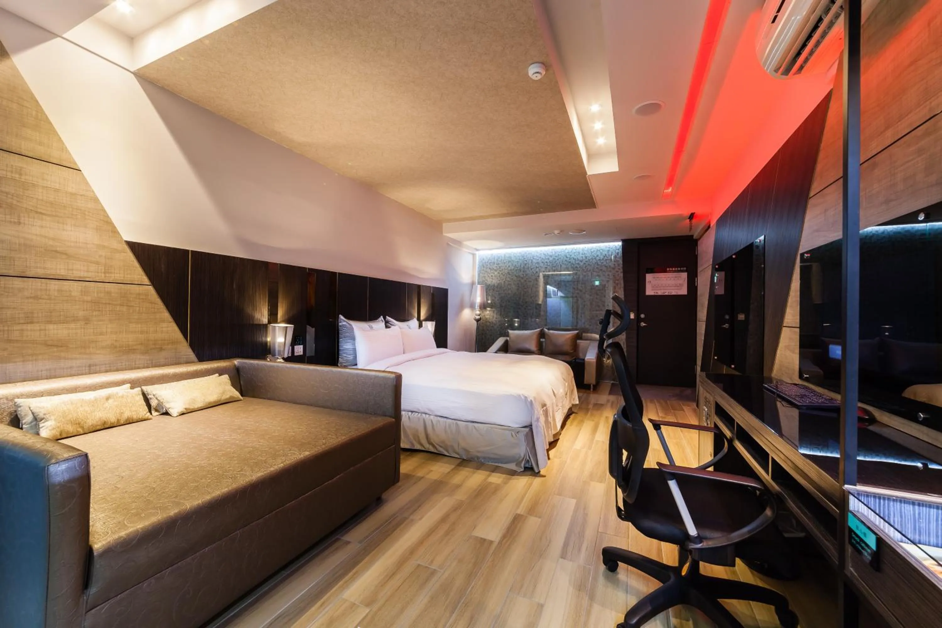 bunk bed, Bed in TY Motel