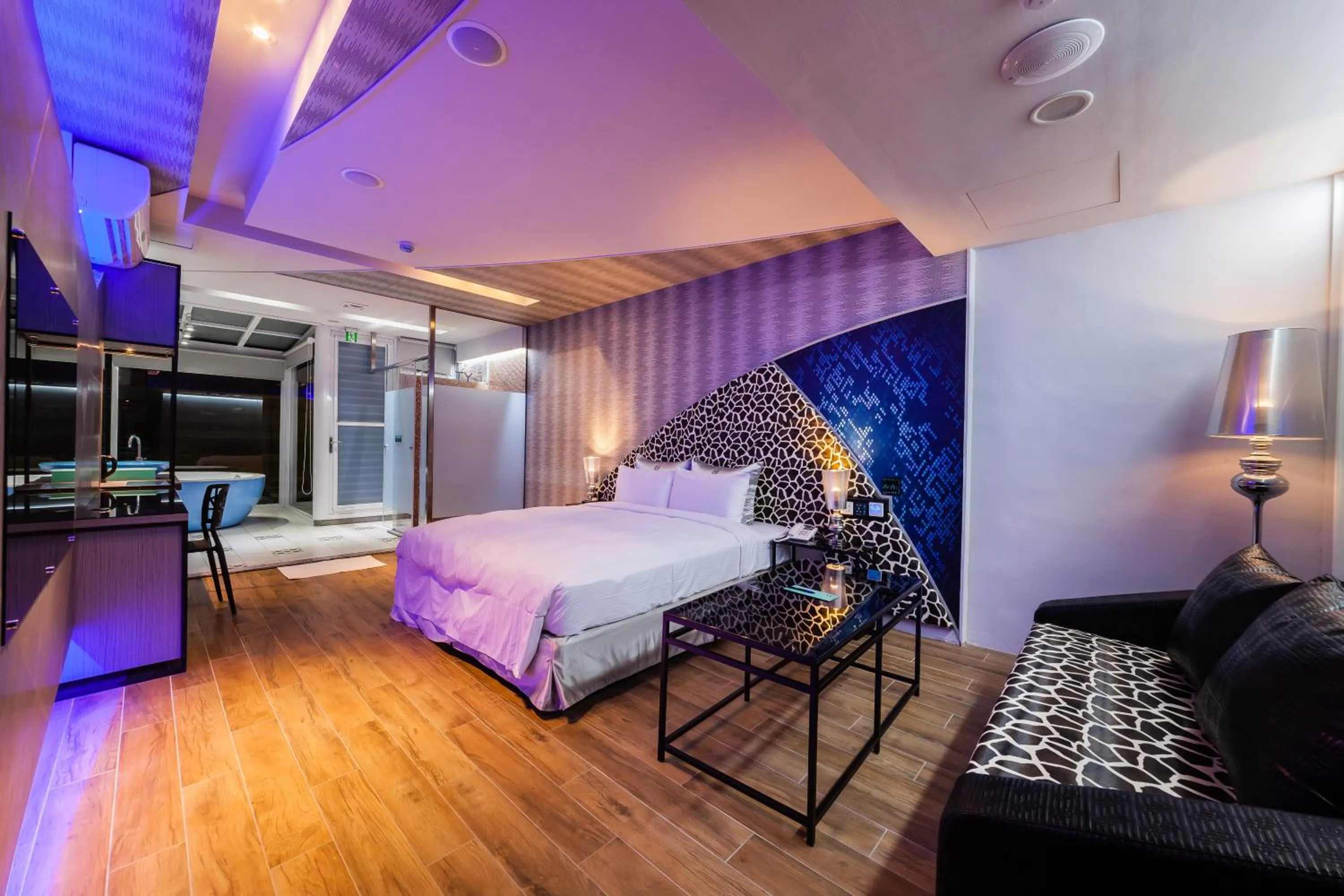 bunk bed, Bed in TY Motel