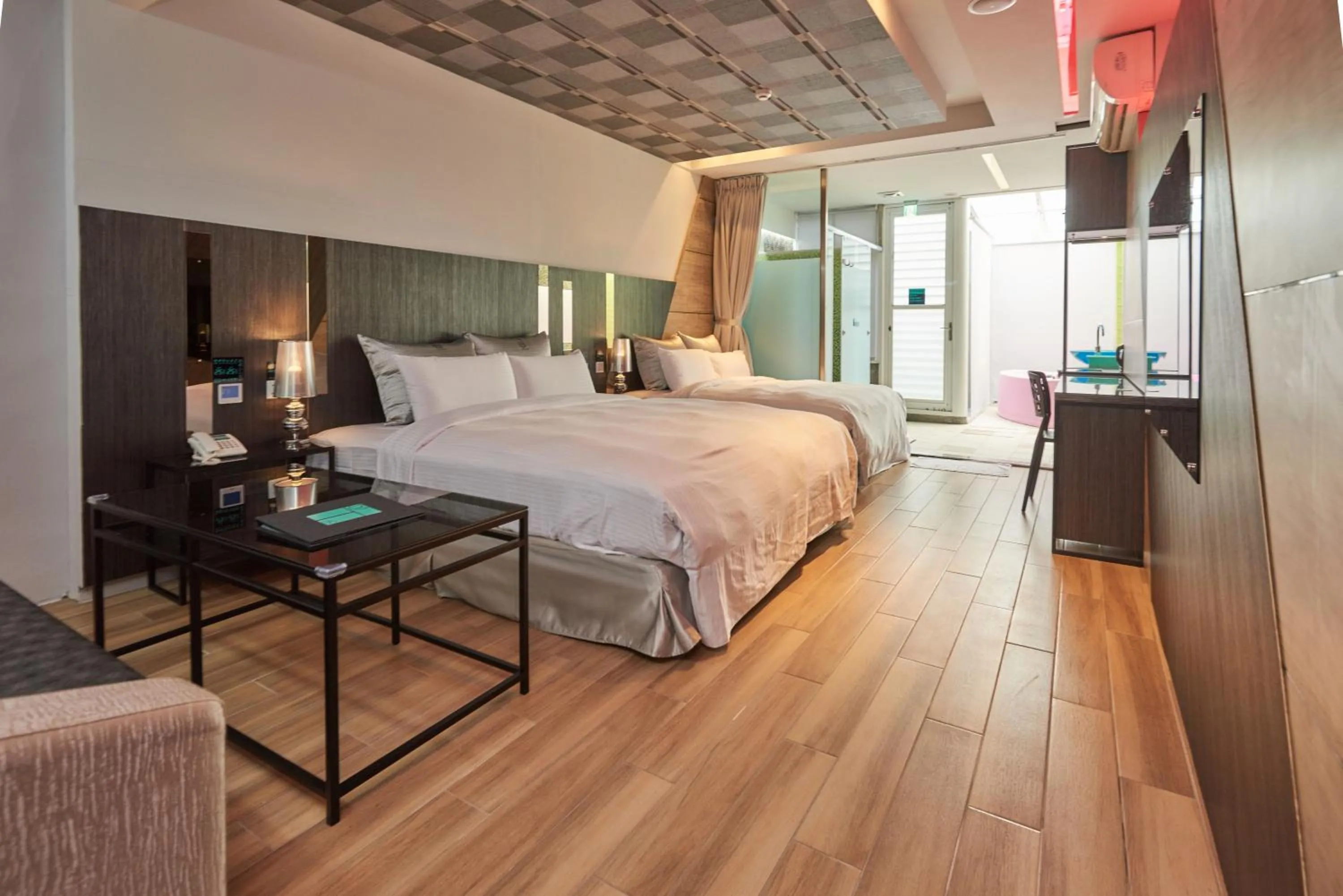 bunk bed, Bed in TY Motel