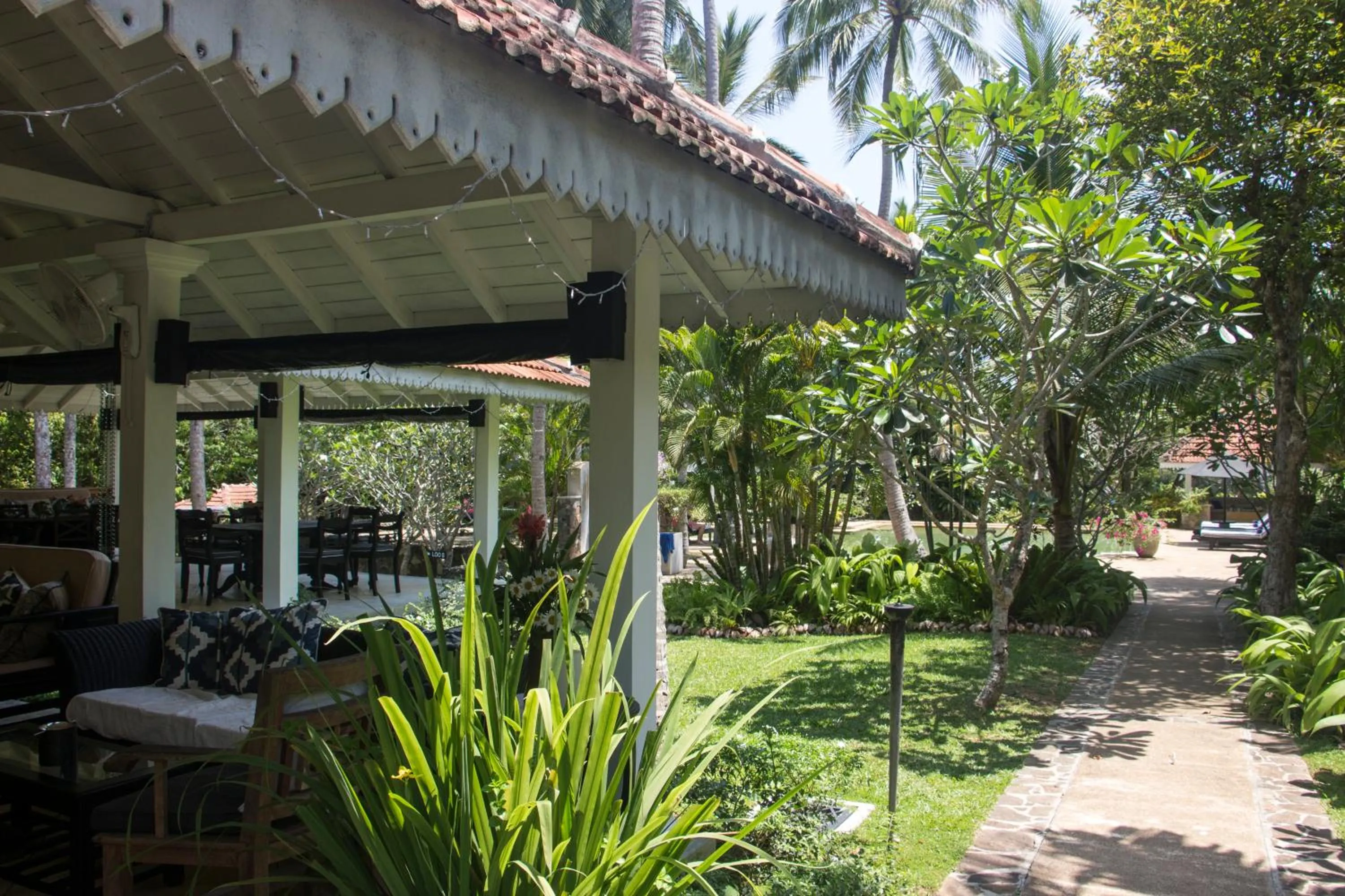 Restaurant/places to eat in Why House