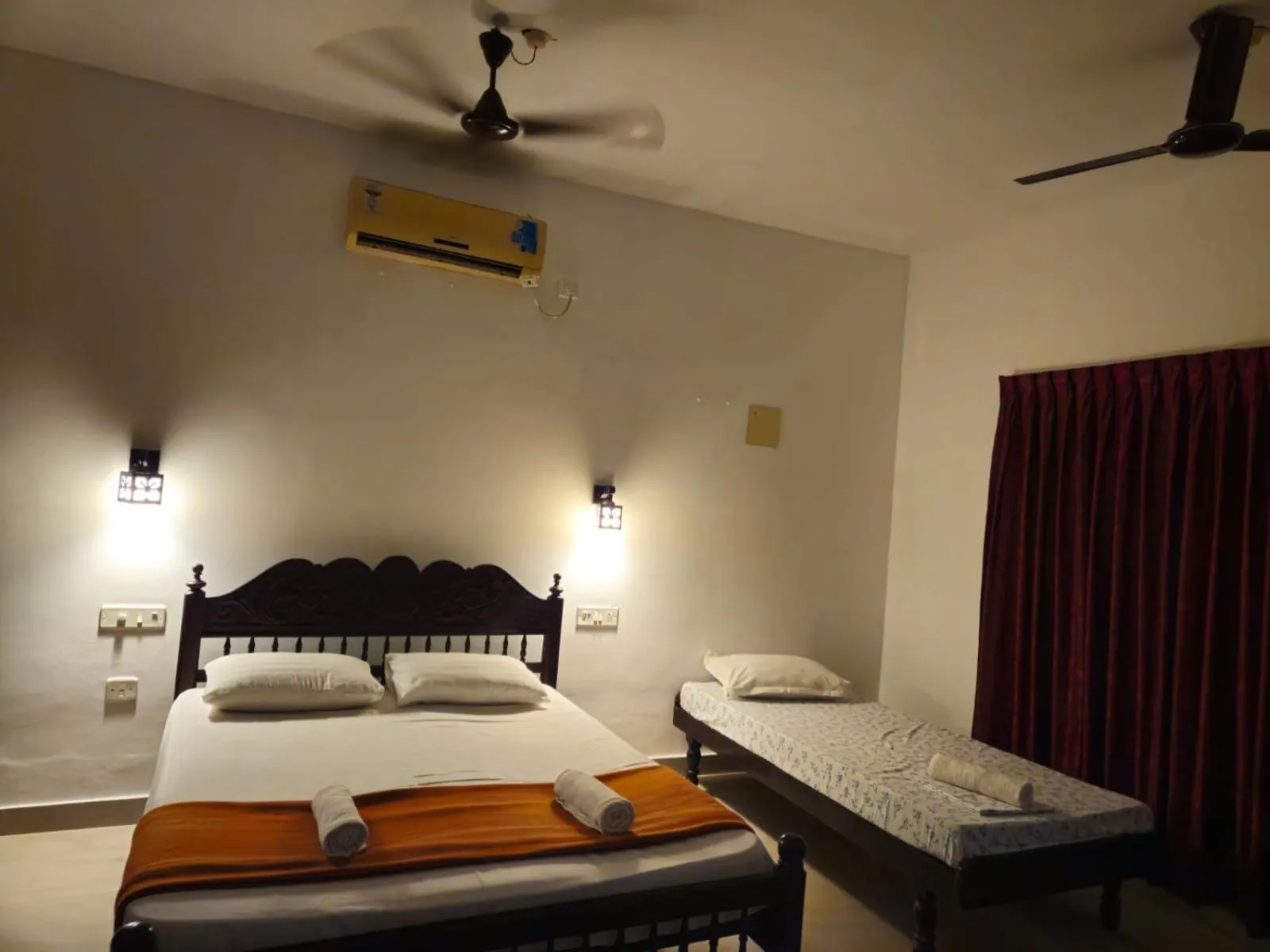 Bed in Orion Seaview Beach Hotel