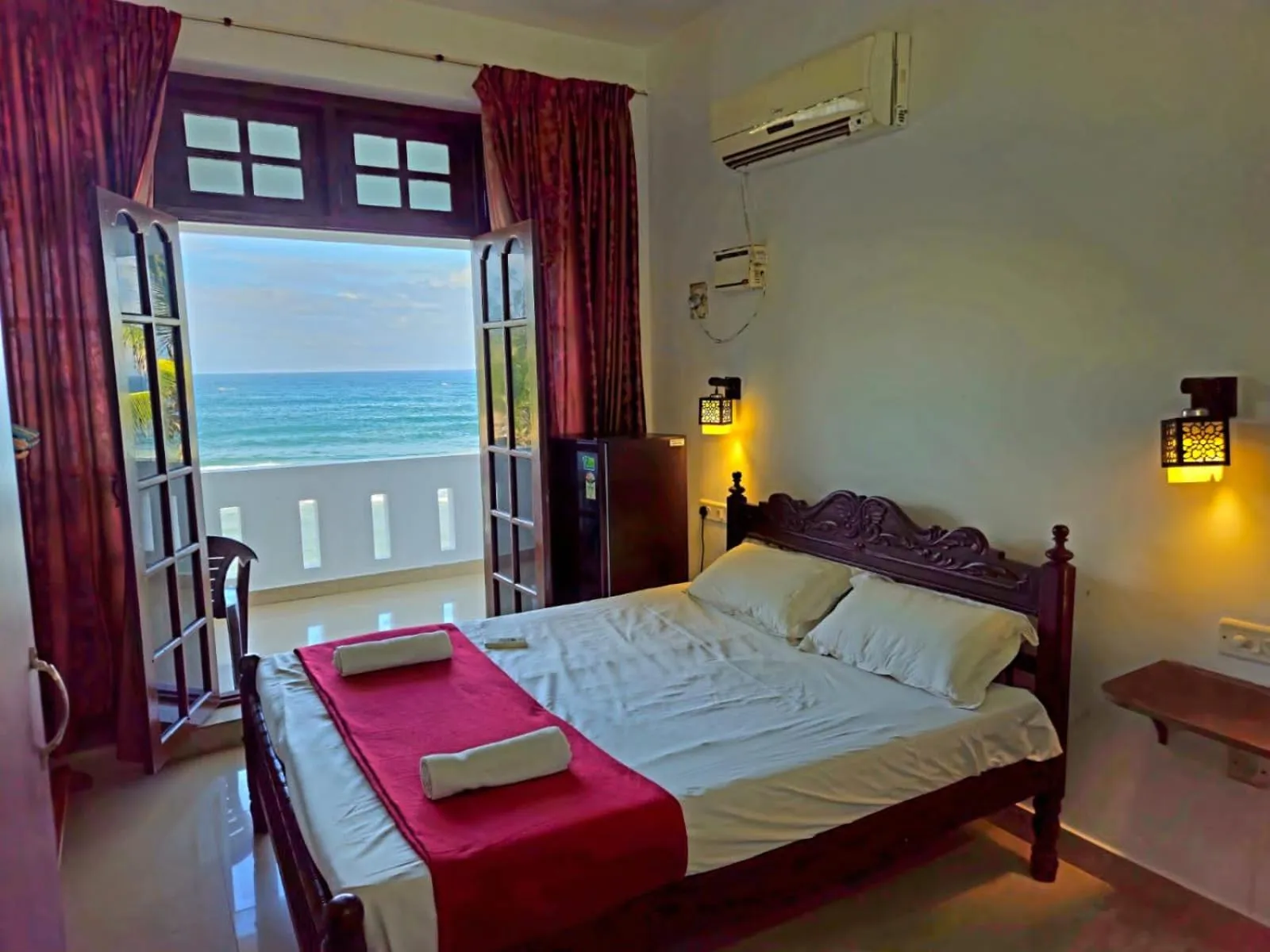 Bed in Orion Seaview Beach Hotel