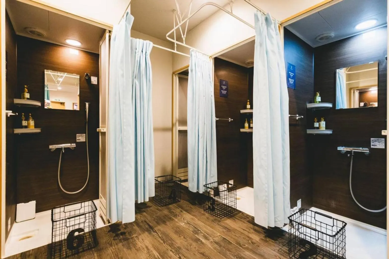 Shower in The Kitchen Hostel Ao