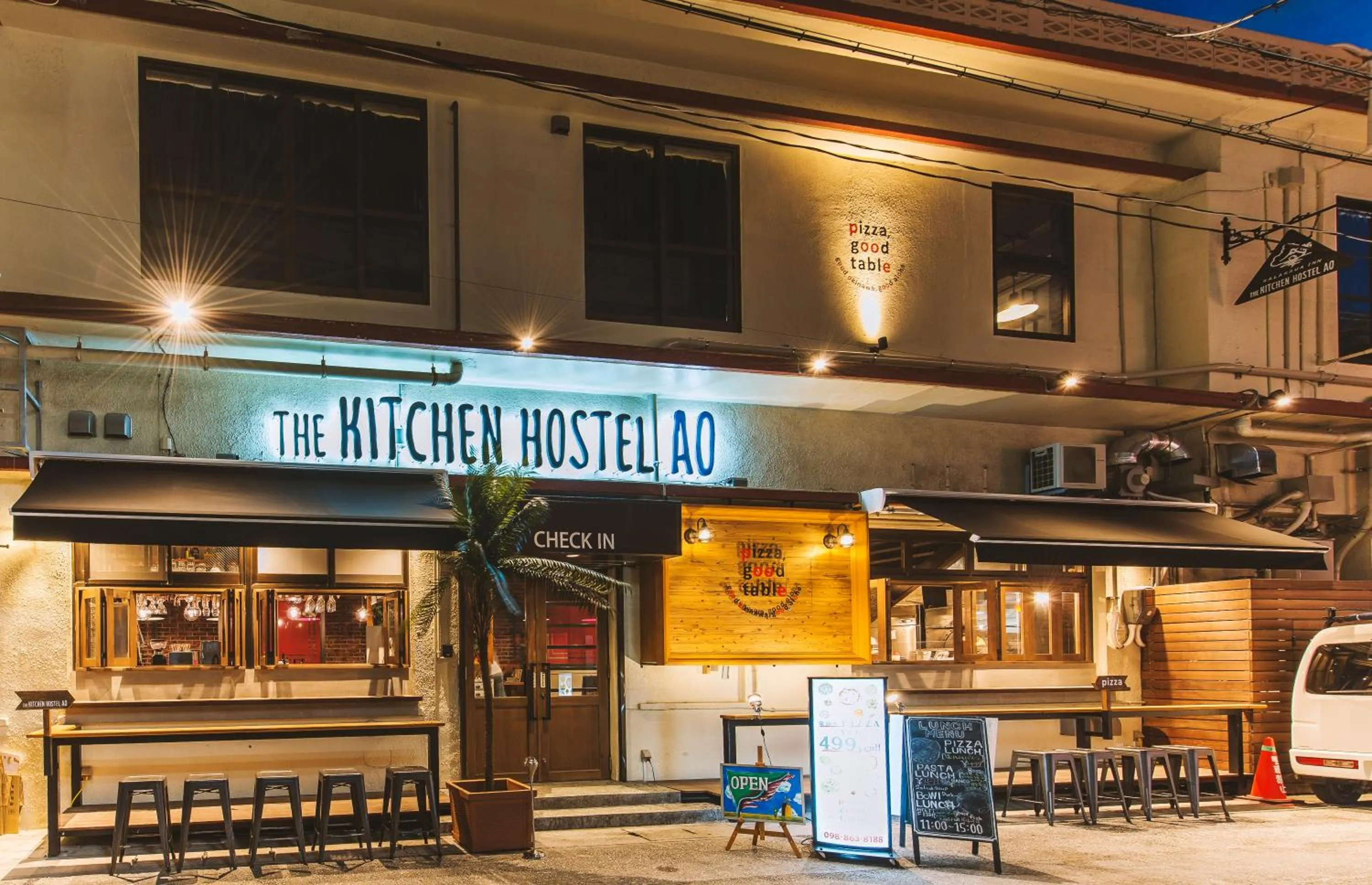 Facade/entrance in The Kitchen Hostel Ao