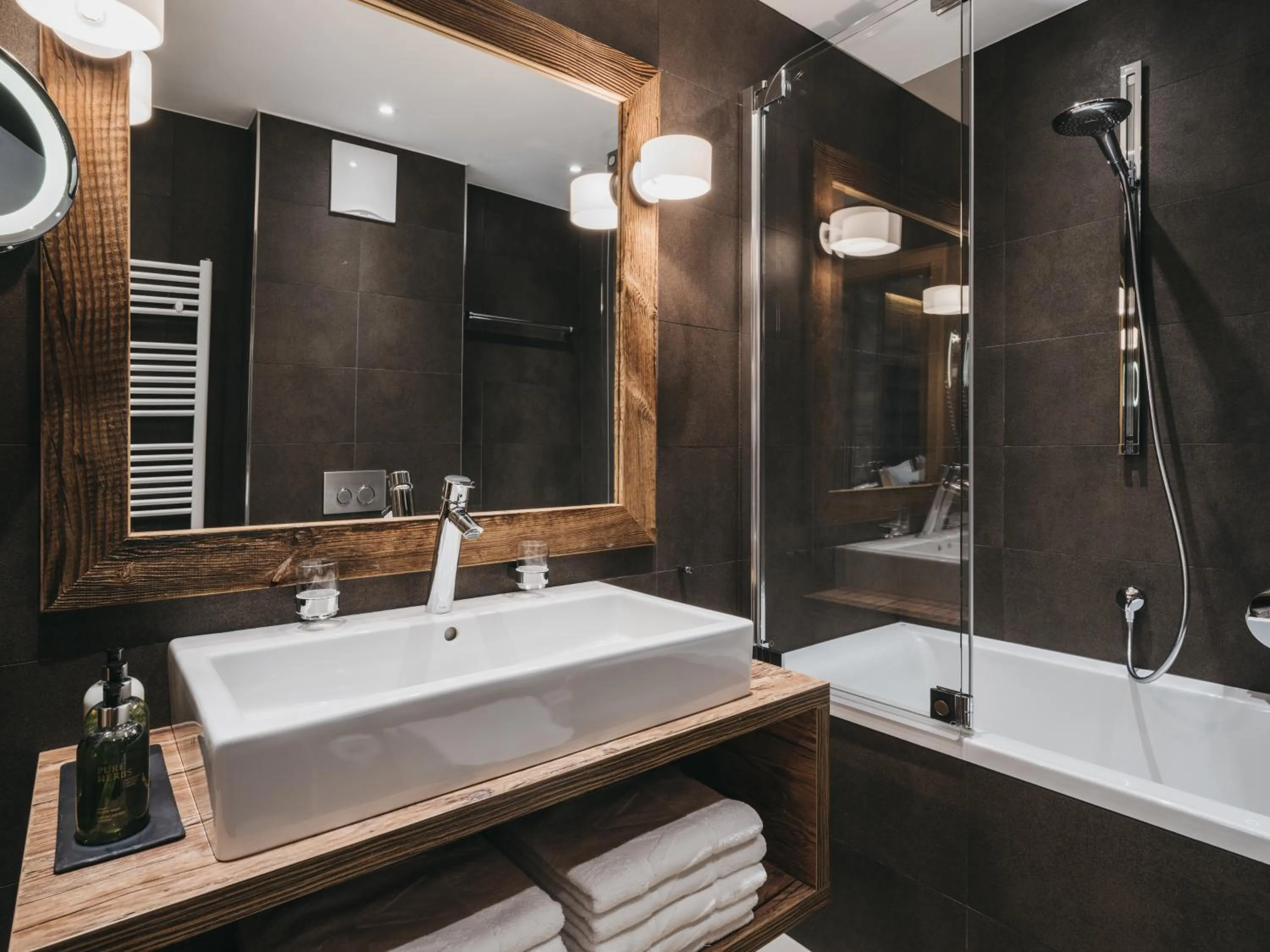 Bathroom in VAYA Sölden inkl Ötztal Inside Summer Card