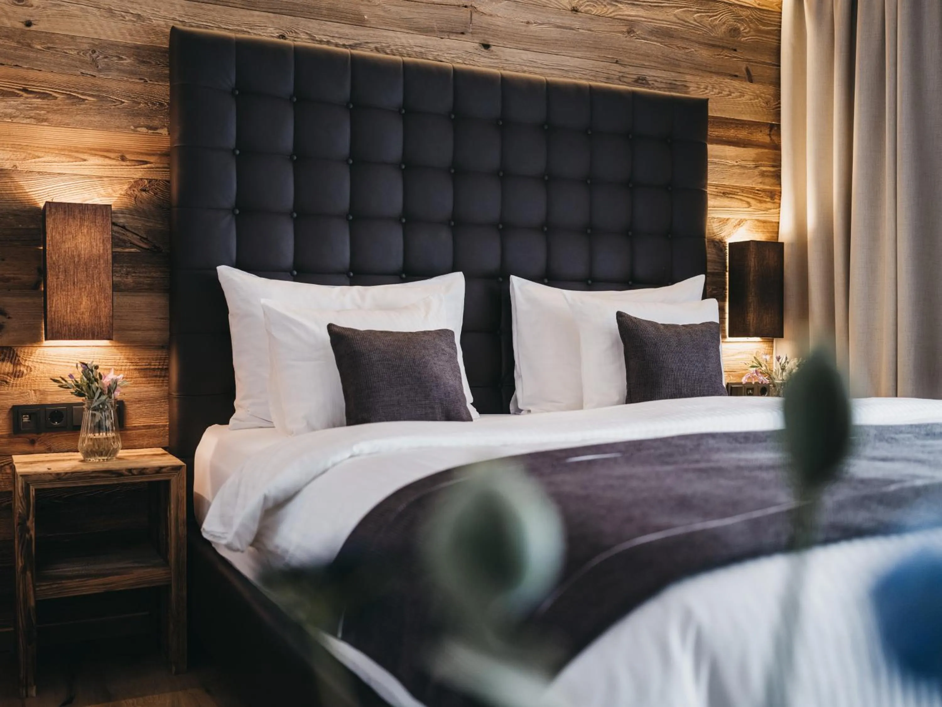 Photo of the whole room, Bed in VAYA Sölden inkl Ötztal Inside Summer Card