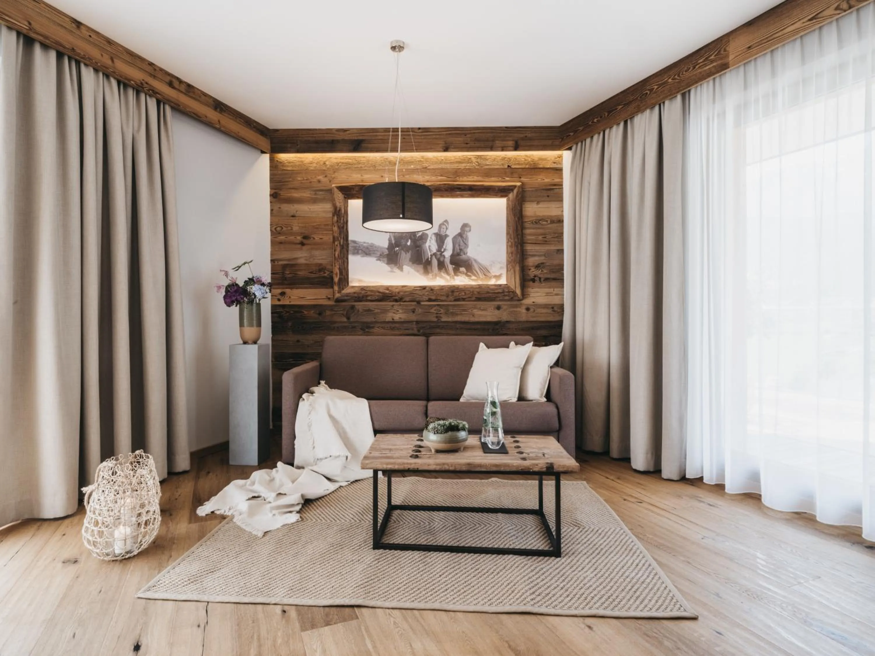 Seating area in VAYA Sölden inkl Ötztal Inside Summer Card