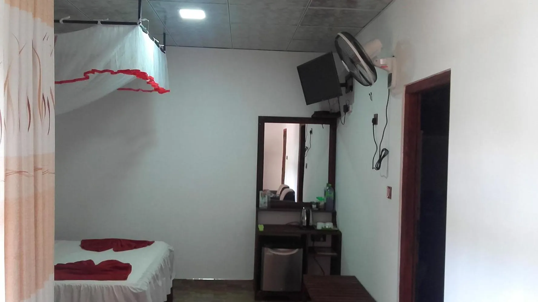 TV and multimedia in Paraiso Guest House