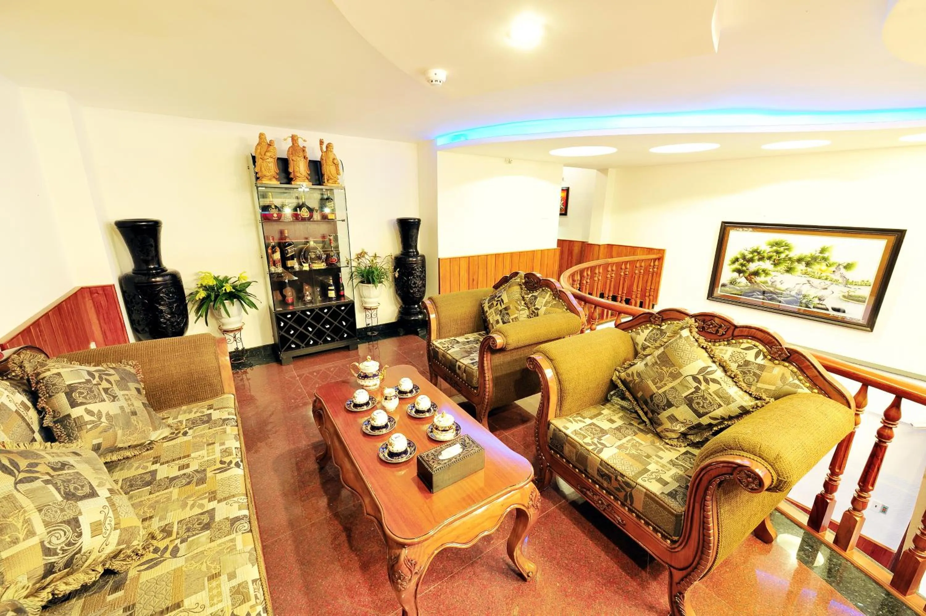 Communal lounge/ TV room in Phước Sơn Hotel