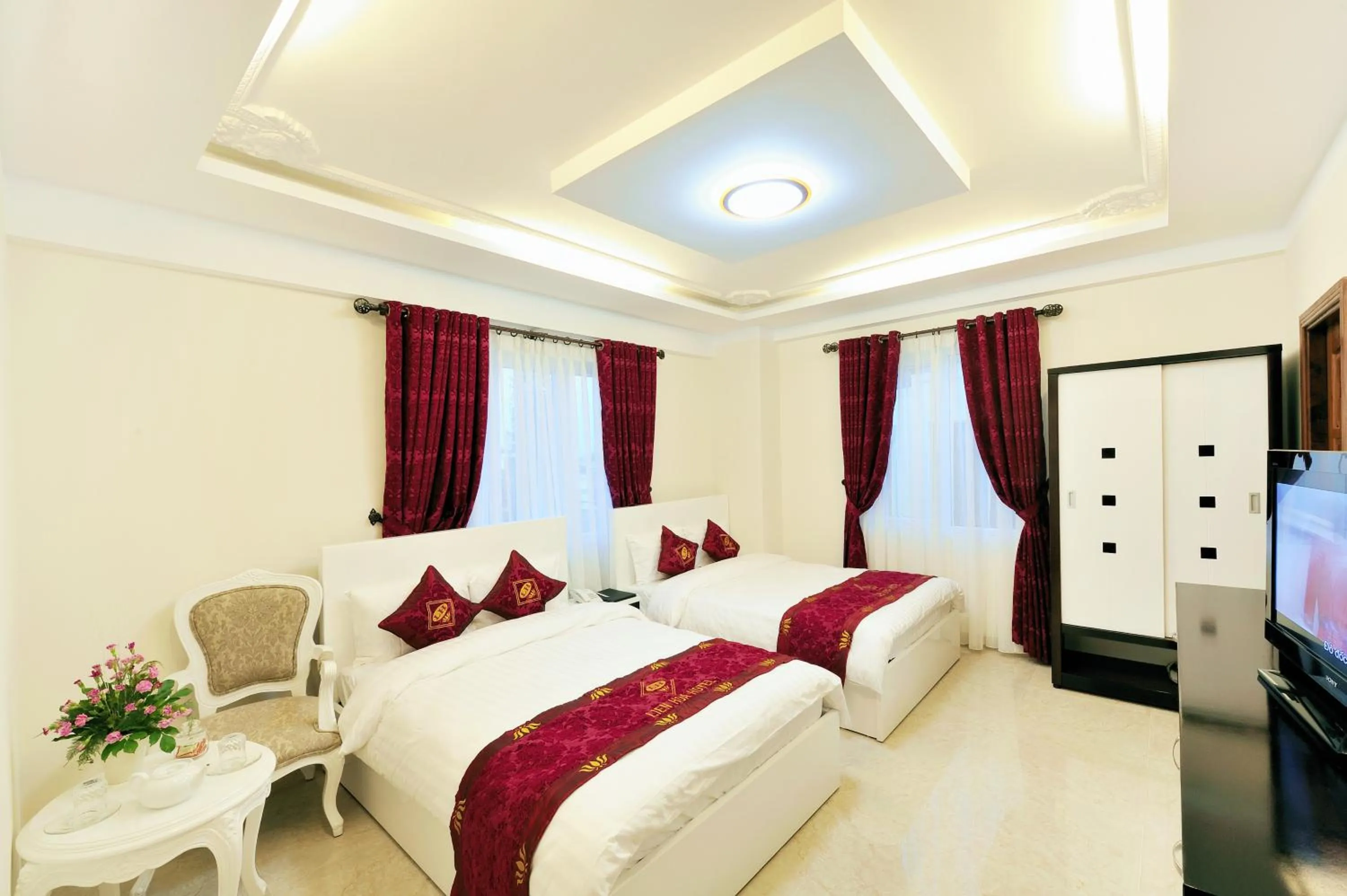 Photo of the whole room in Phước Sơn Hotel
