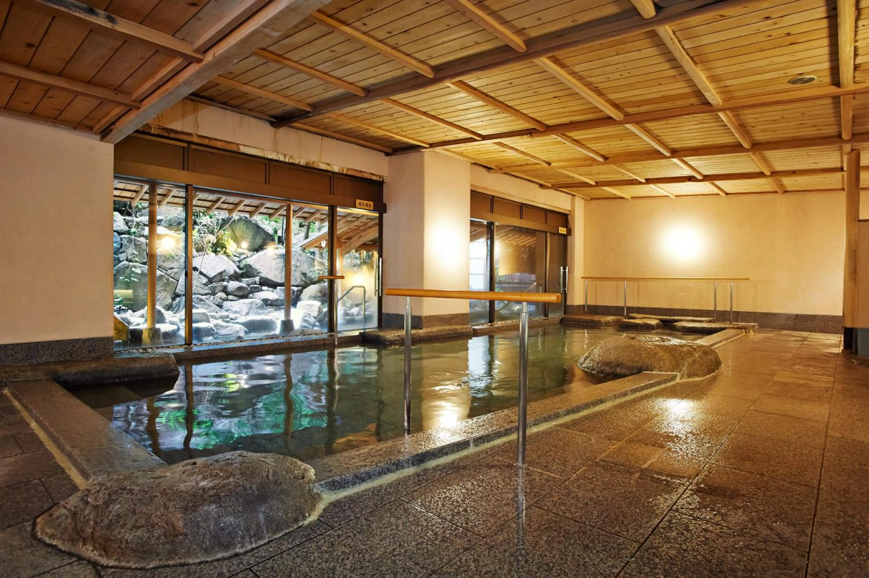 Hot Spring Bath in Yamatoya Honten