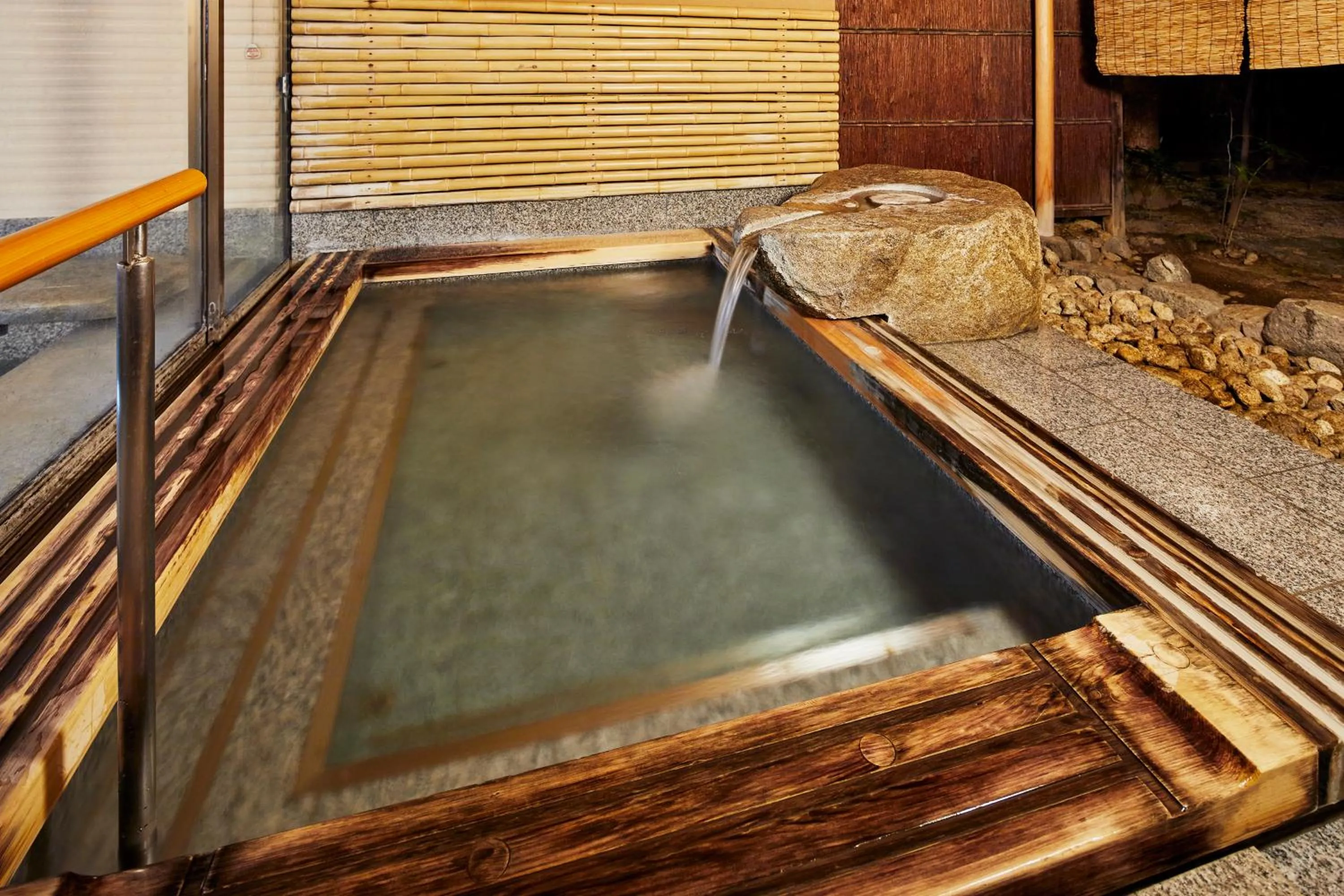 Hot Spring Bath in Yamatoya Honten