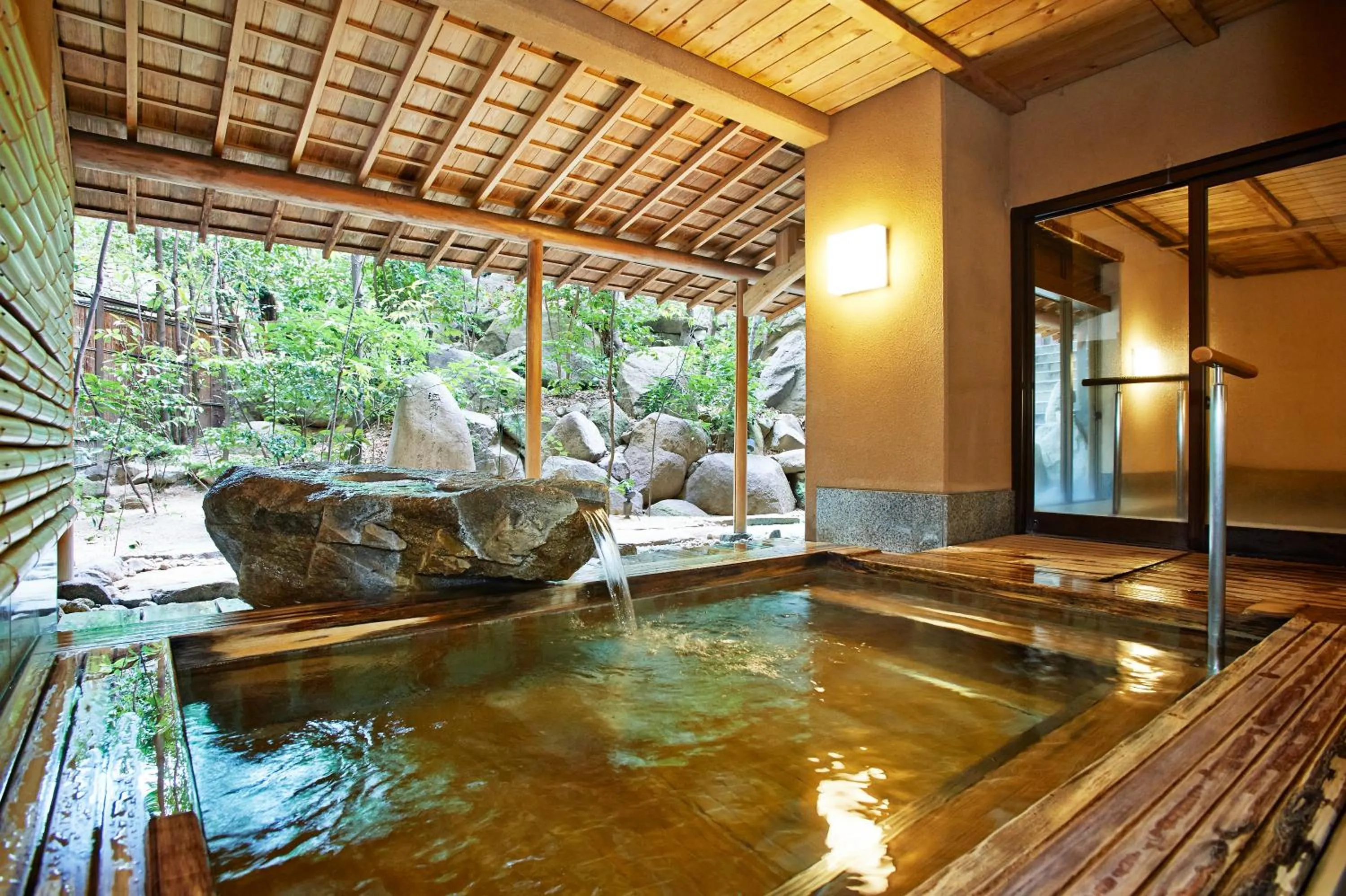 Hot Spring Bath in Yamatoya Honten