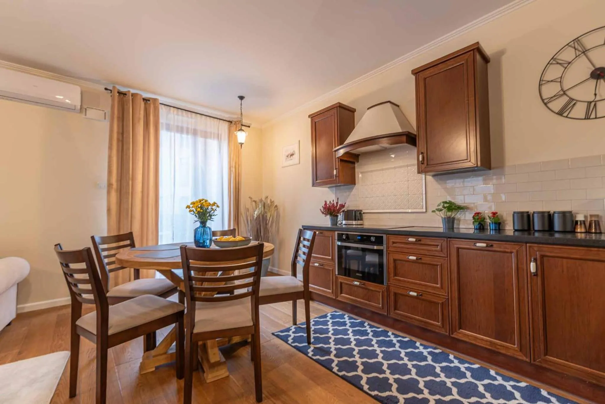 kitchen in City Lights Apartments