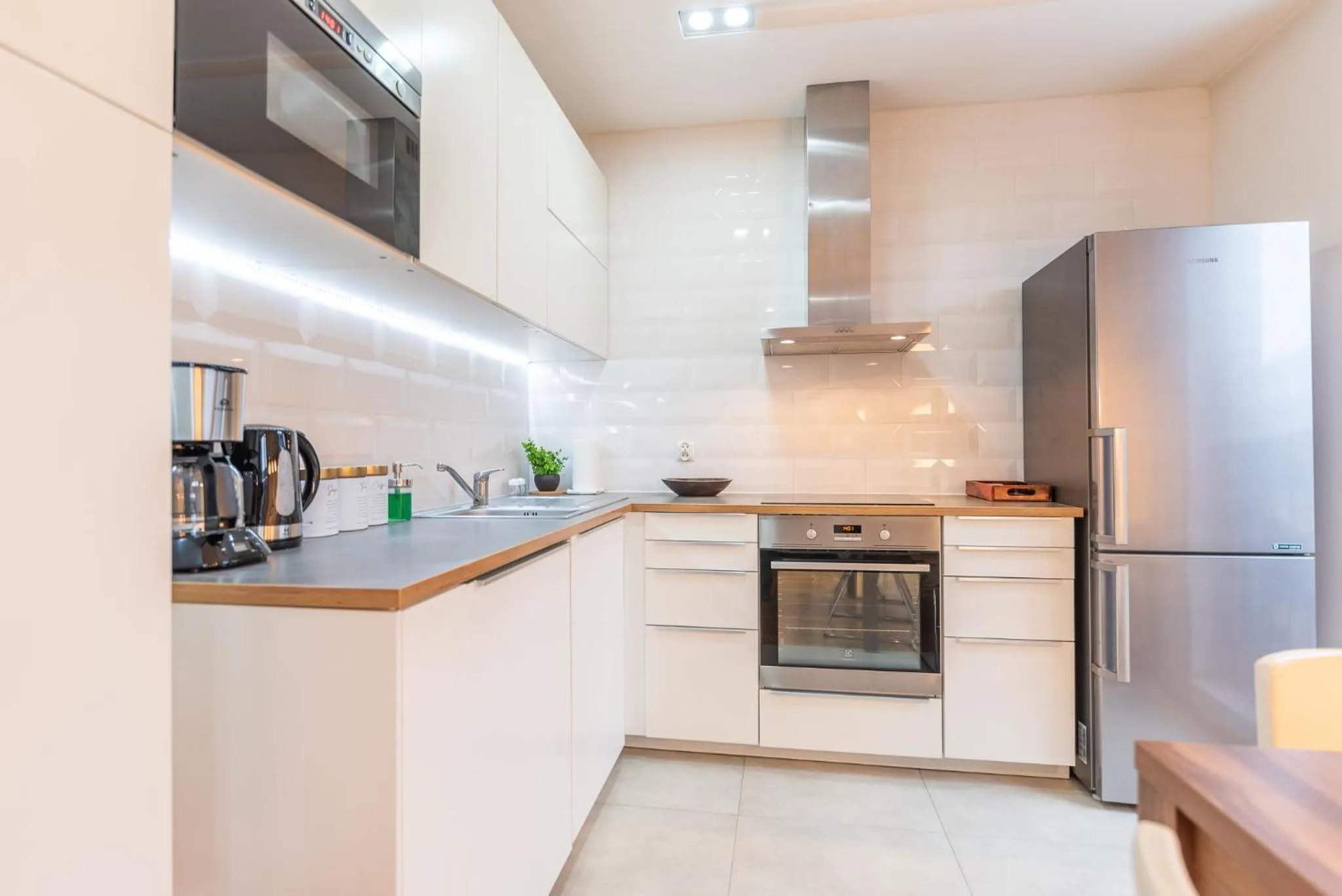 kitchen in City Lights Apartments