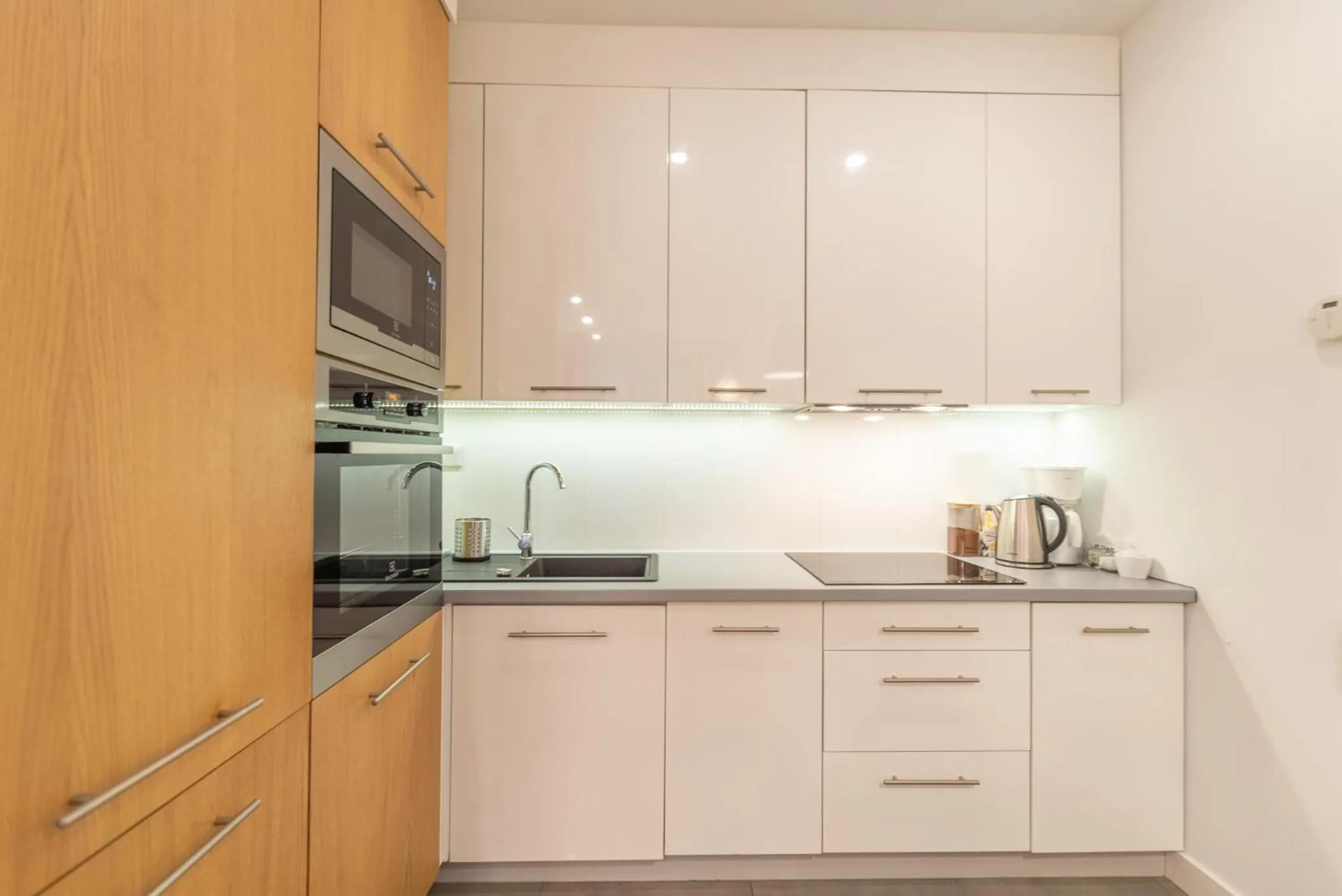 Kitchen or kitchenette in City Lights Apartments