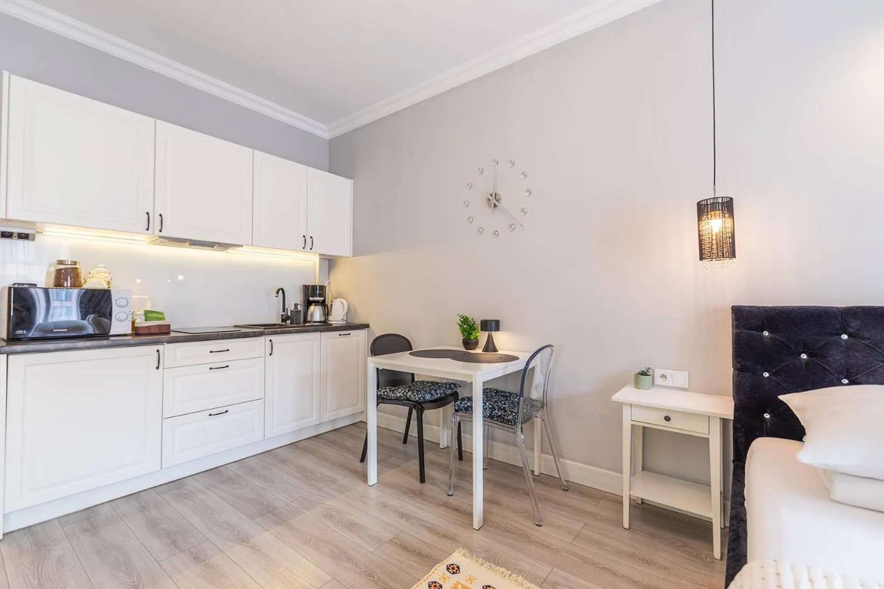 kitchen in City Lights Apartments