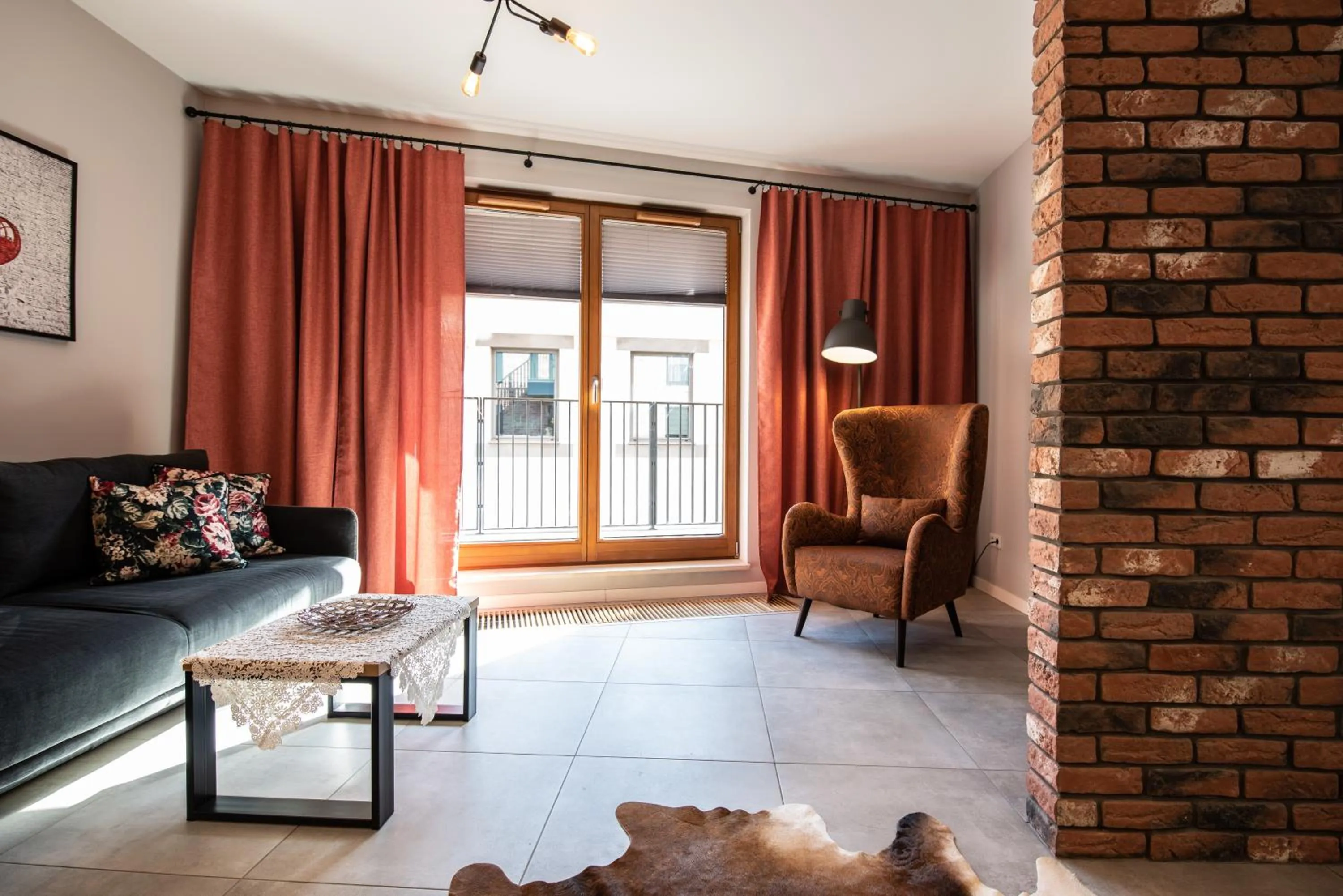 TV and multimedia in City Lights Apartments