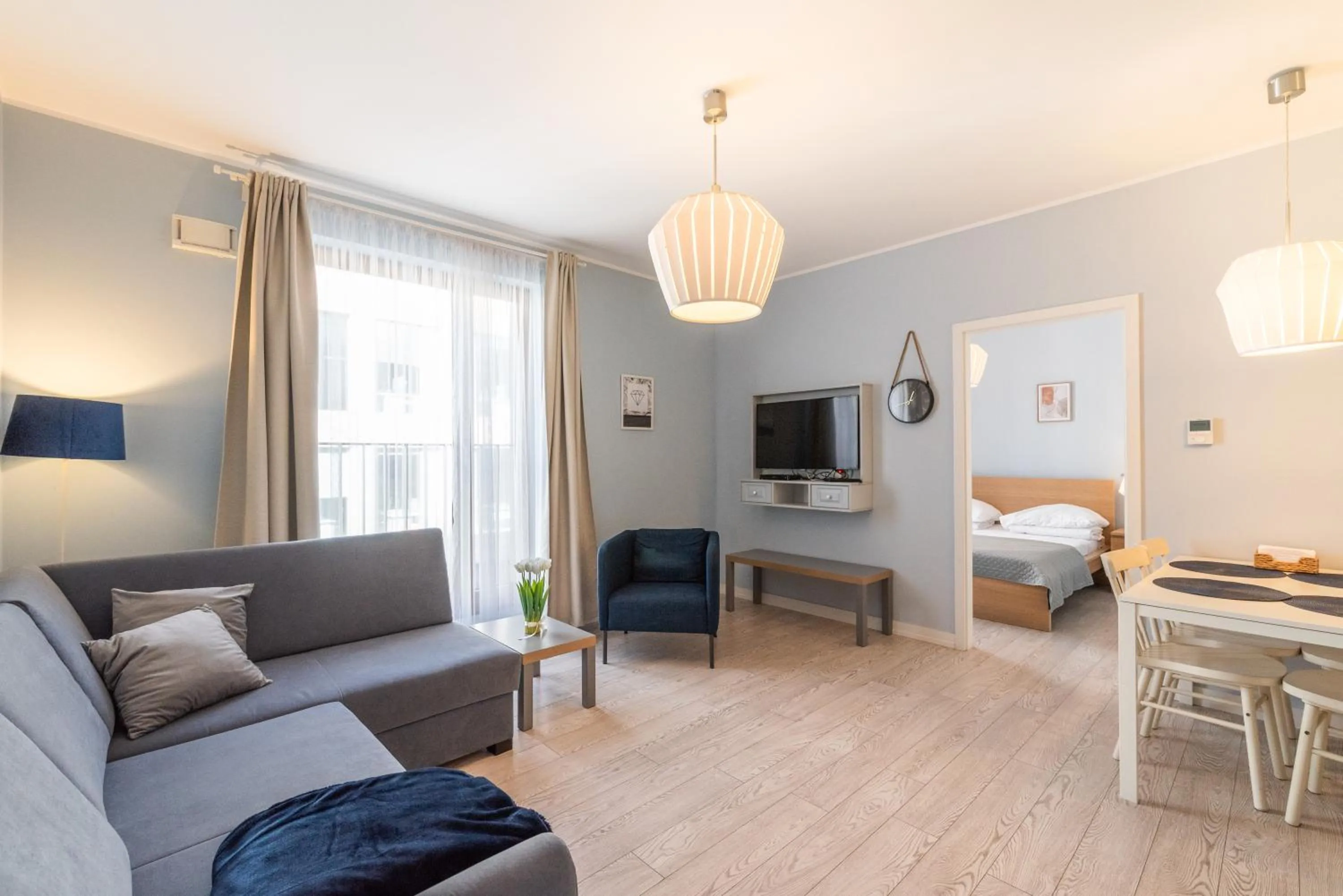 Living room, Bed in City Lights Apartments