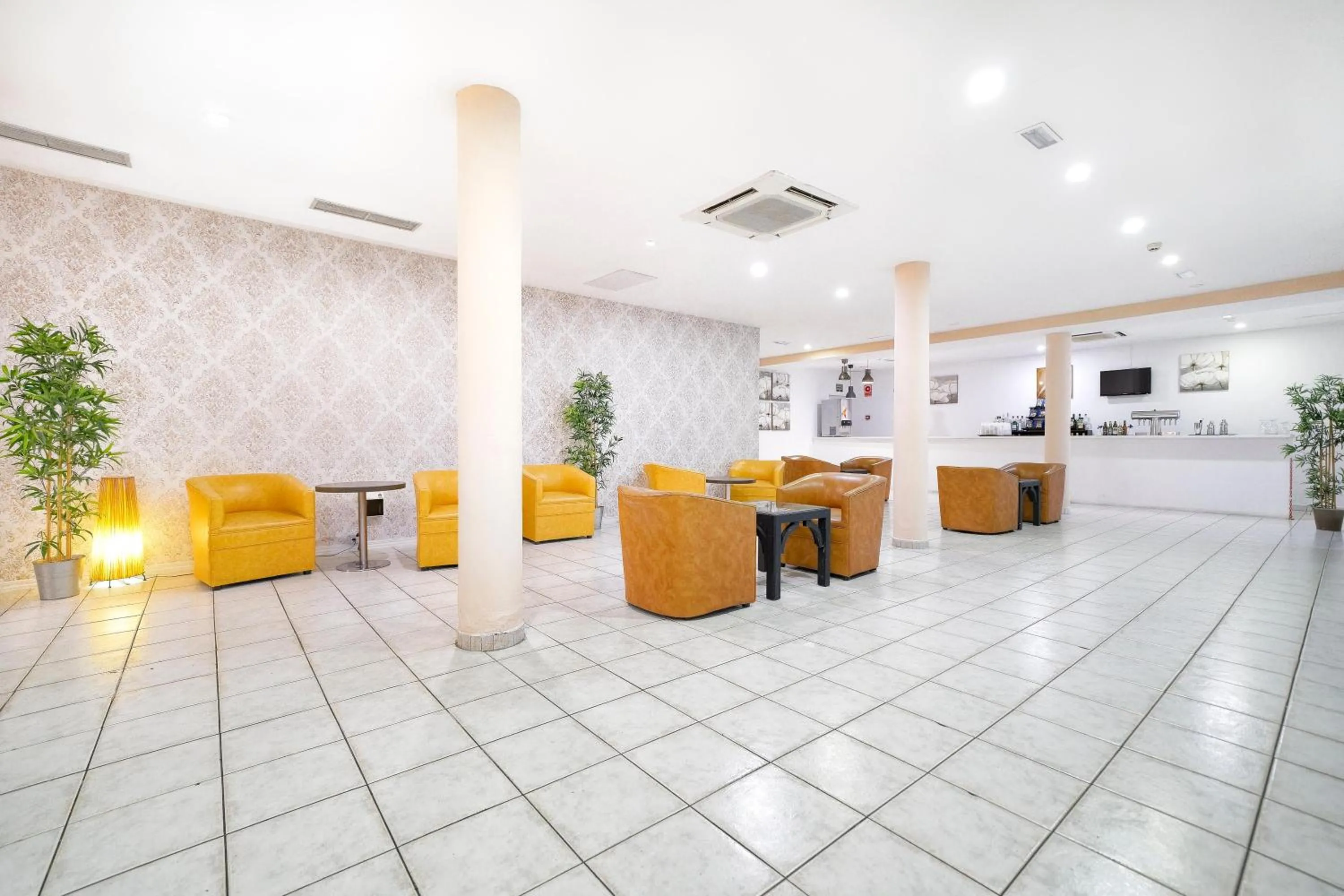 Lounge or bar in LABRANDA Bahía Fañabé & Villas