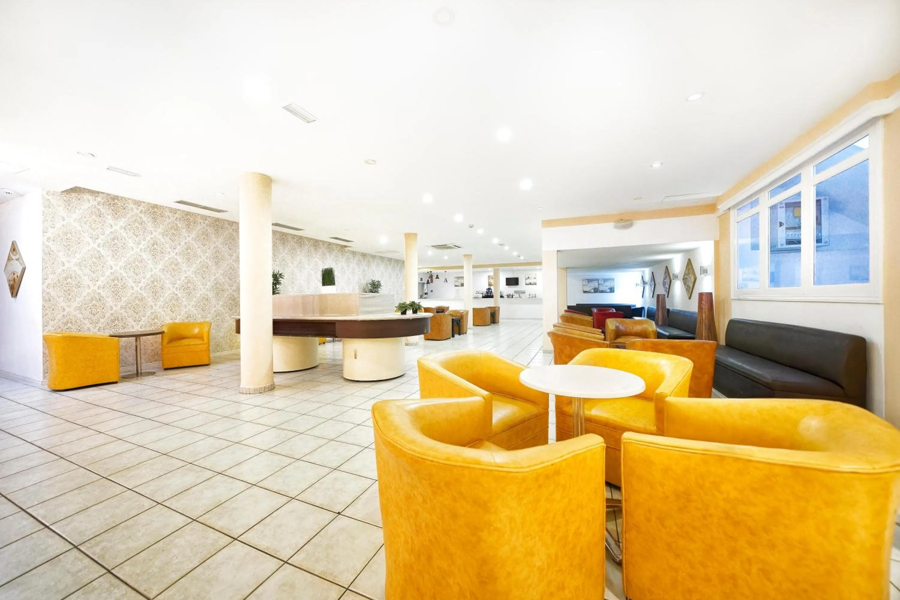 Lounge or bar in LABRANDA Bahía Fañabé & Villas