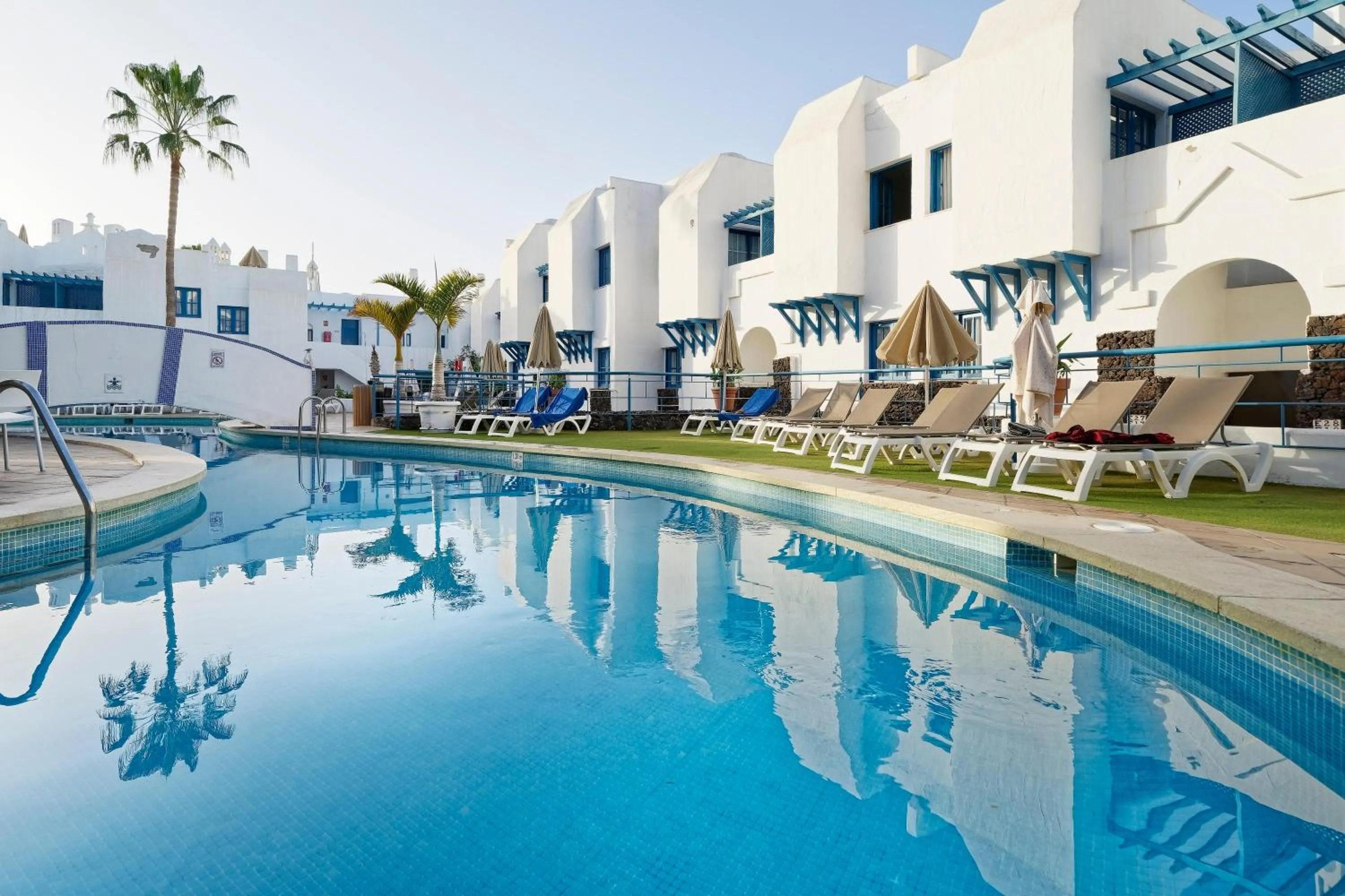 Swimming pool in LABRANDA Bahía Fañabé & Villas