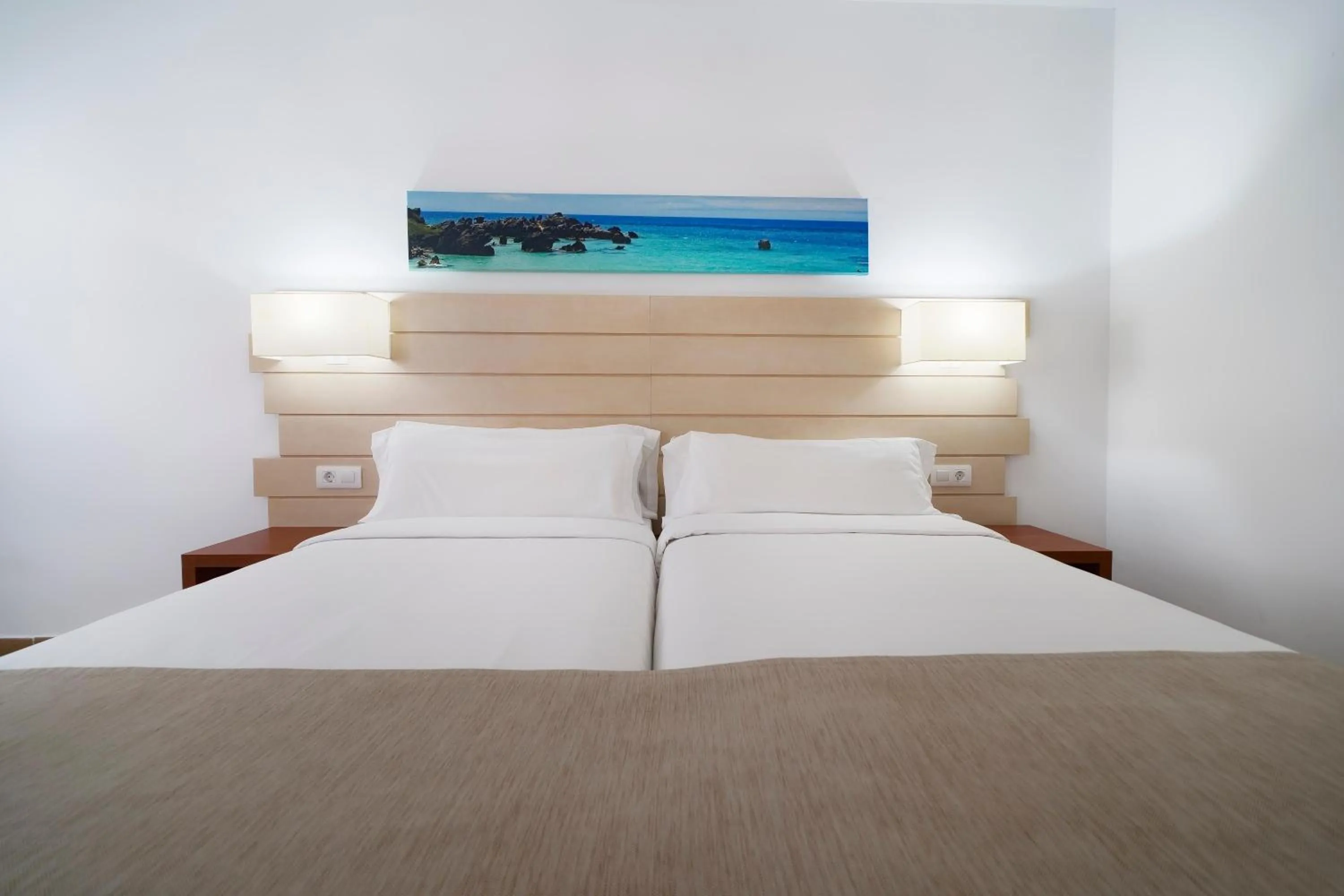 Photo of the whole room, Bed in LABRANDA Bahía Fañabé & Villas